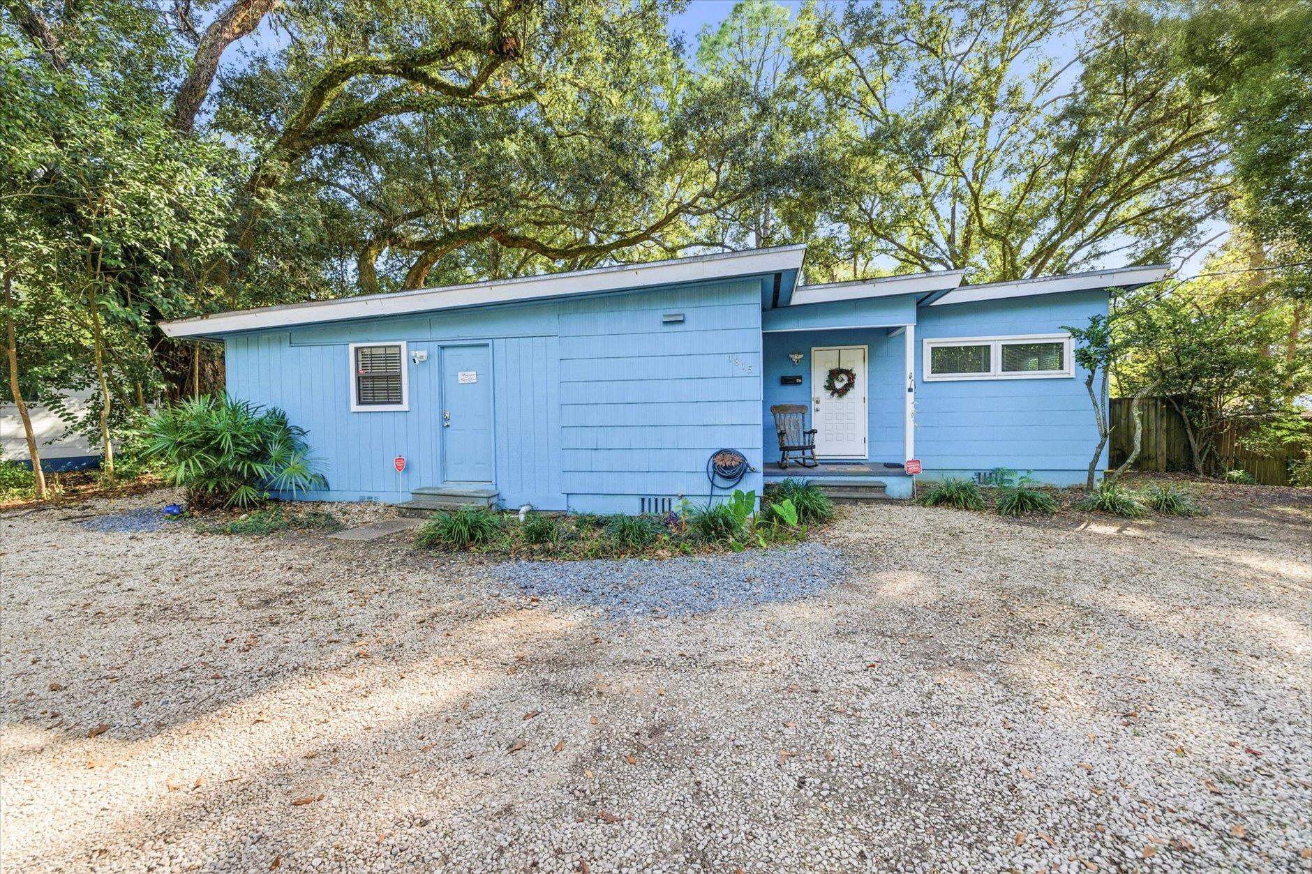 1815 Jackson Bluff Road — photo