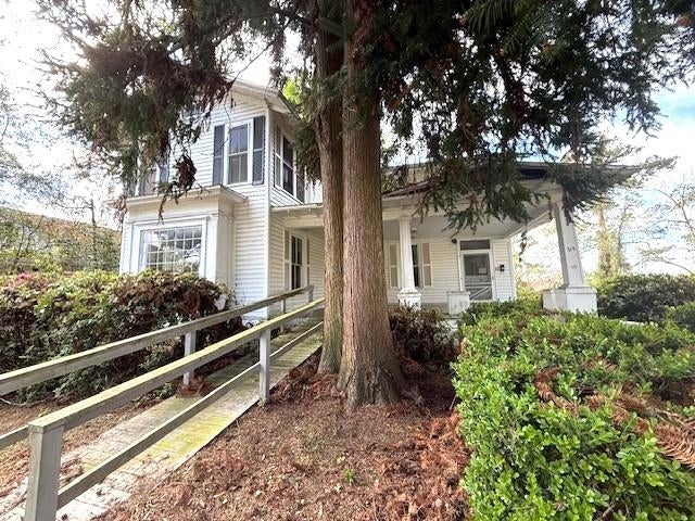 319 W King Street — photo