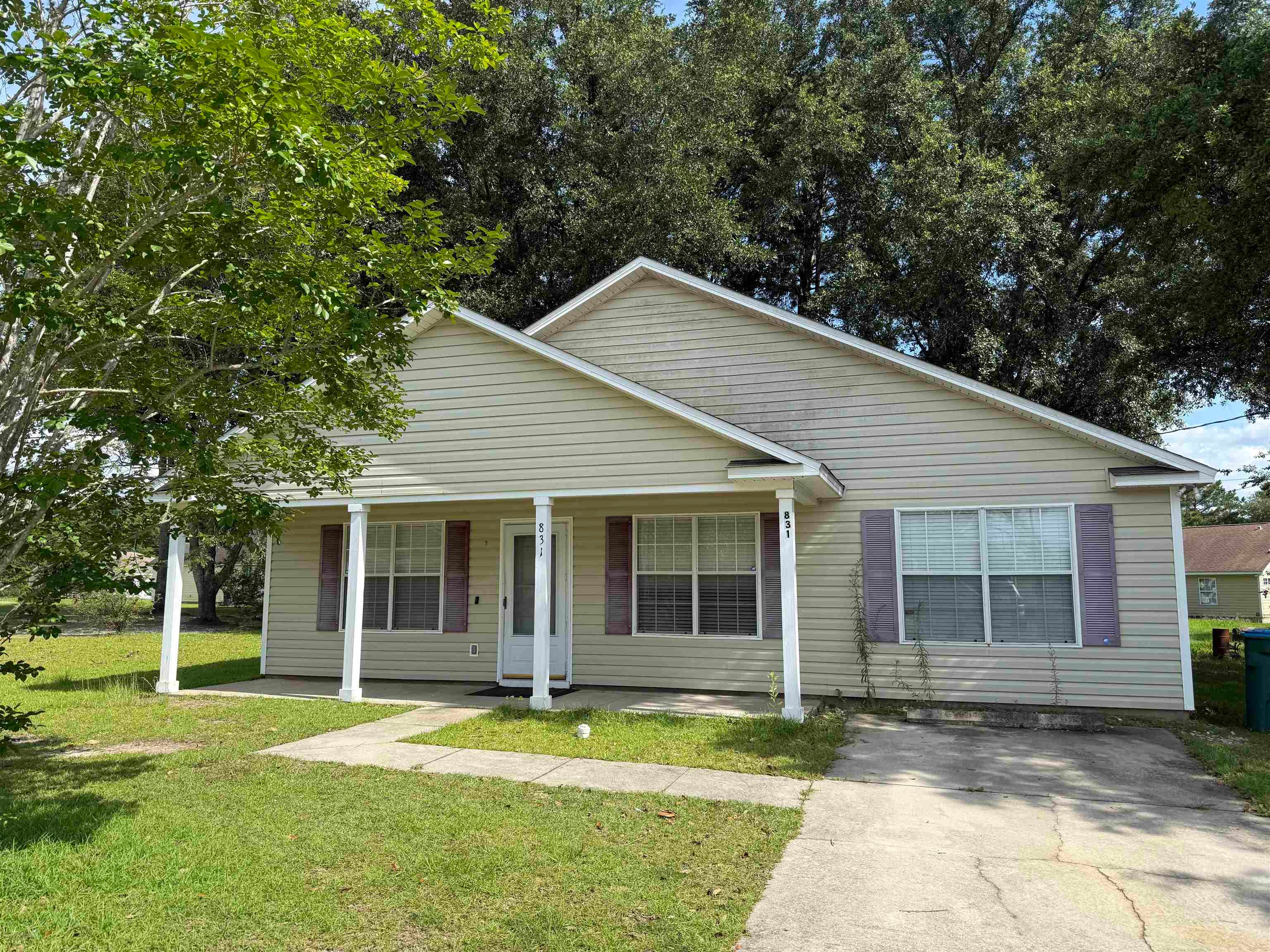 831 Arlington Circle — photo
