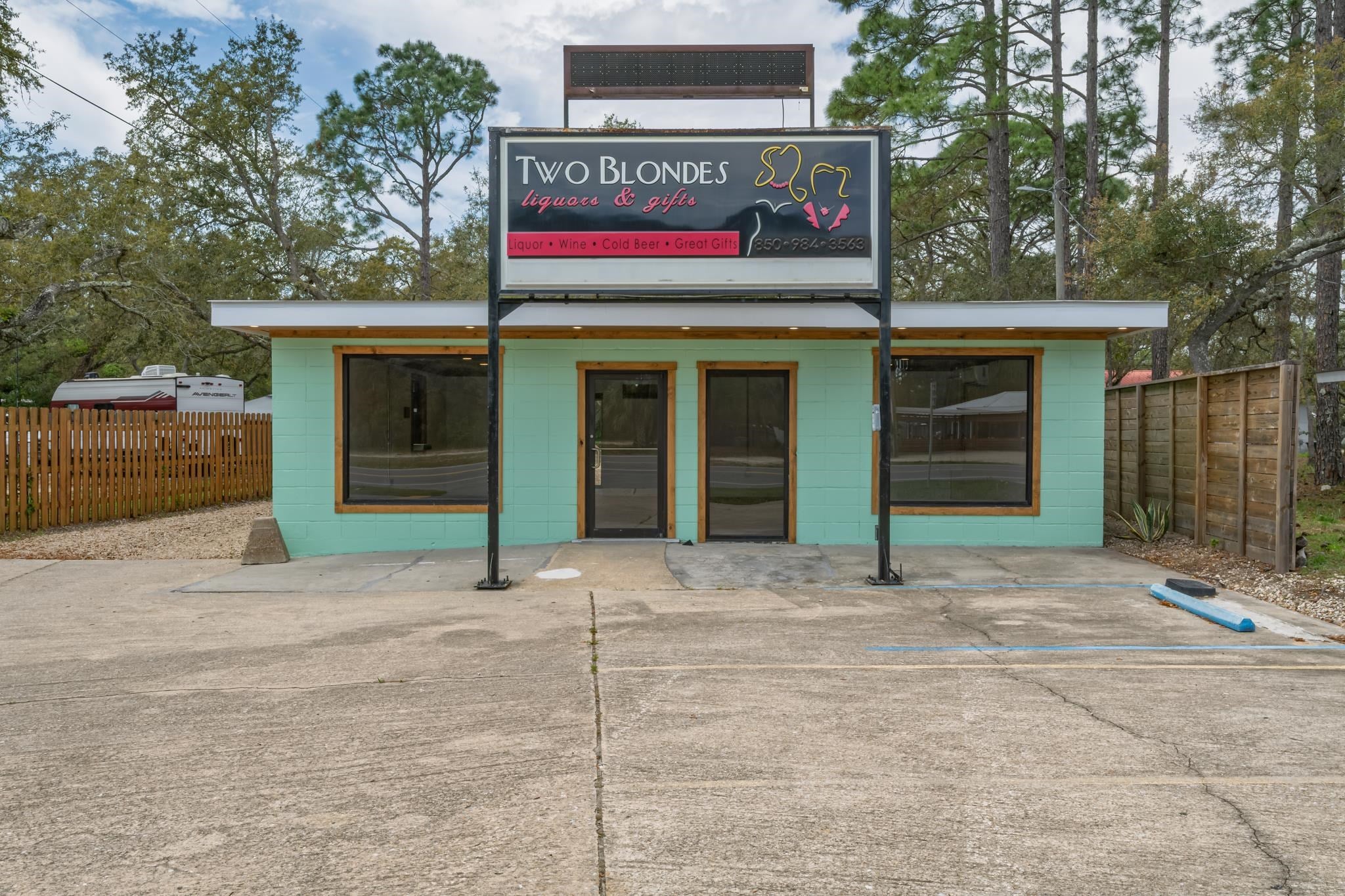 82 Coastal Highway — photo