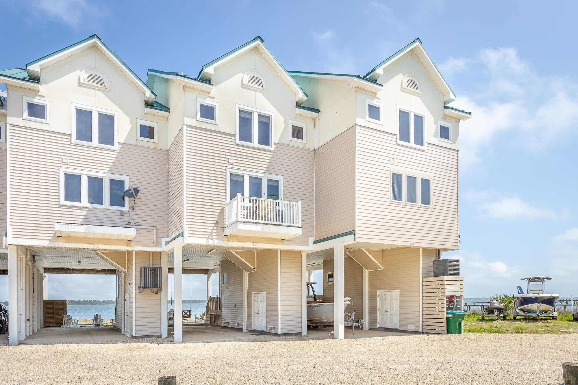 1648 Alligator Drive 319 — photo