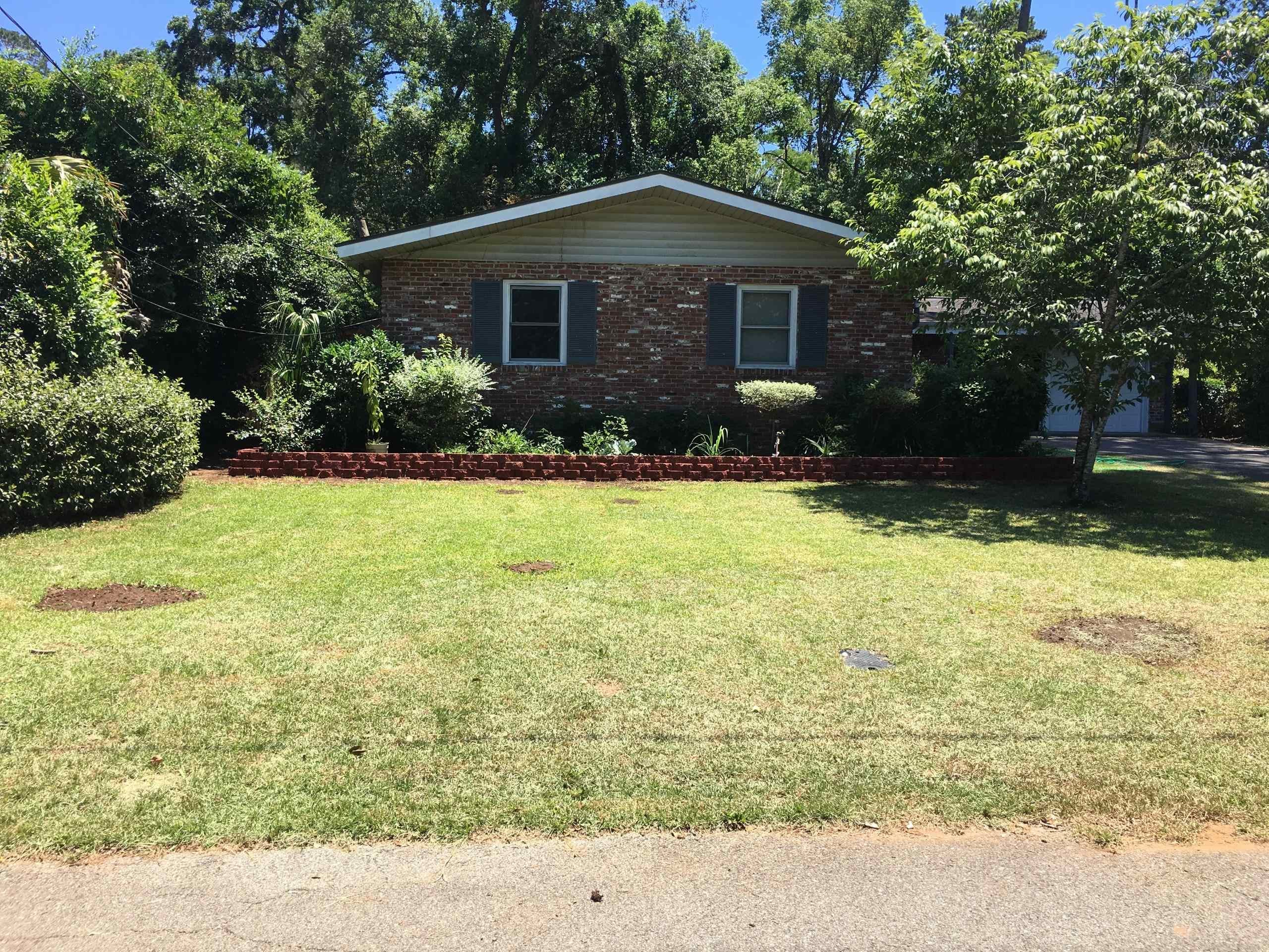 2121 Mahan Drive — photo