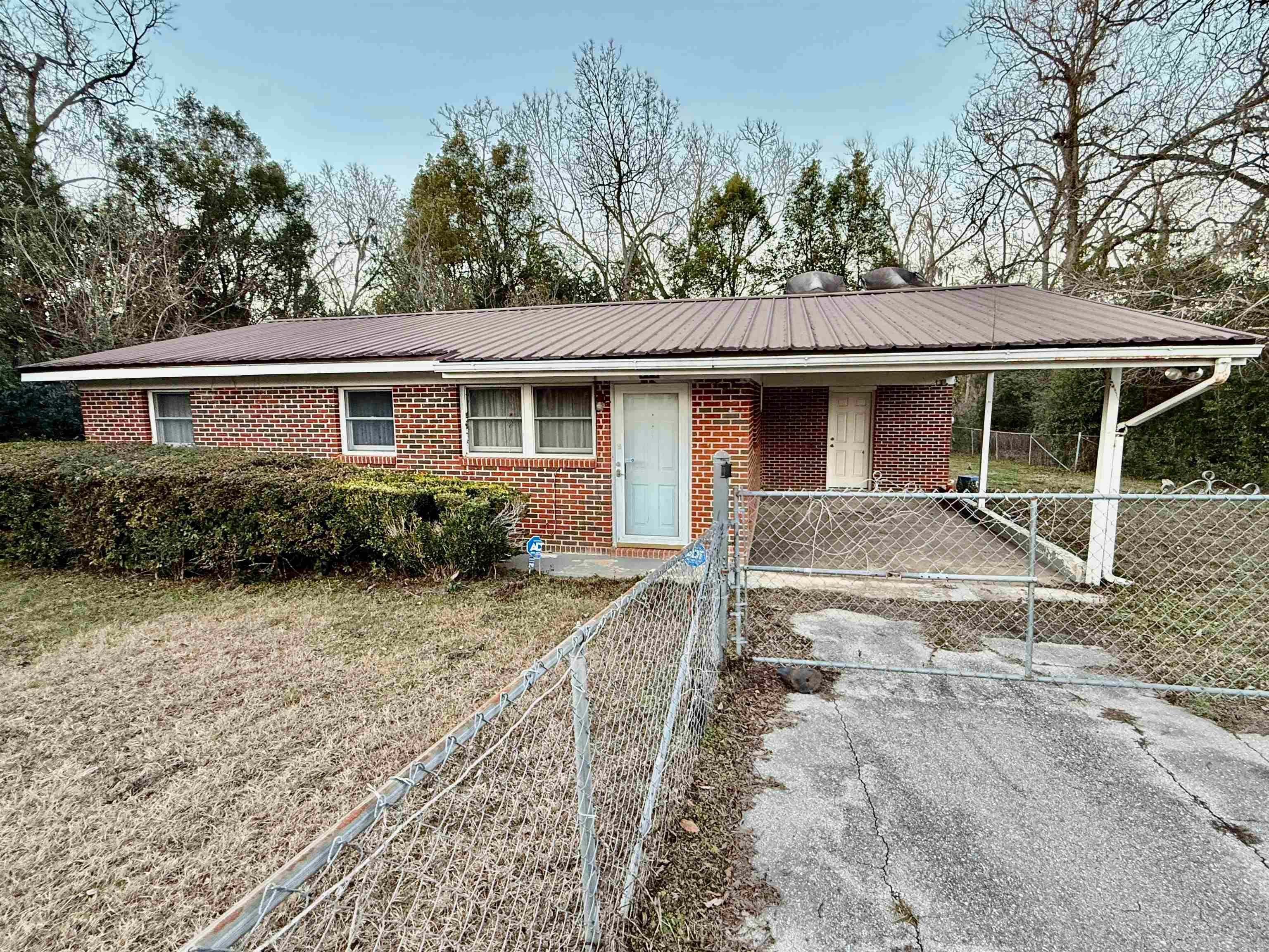 670 Poplar Street — photo