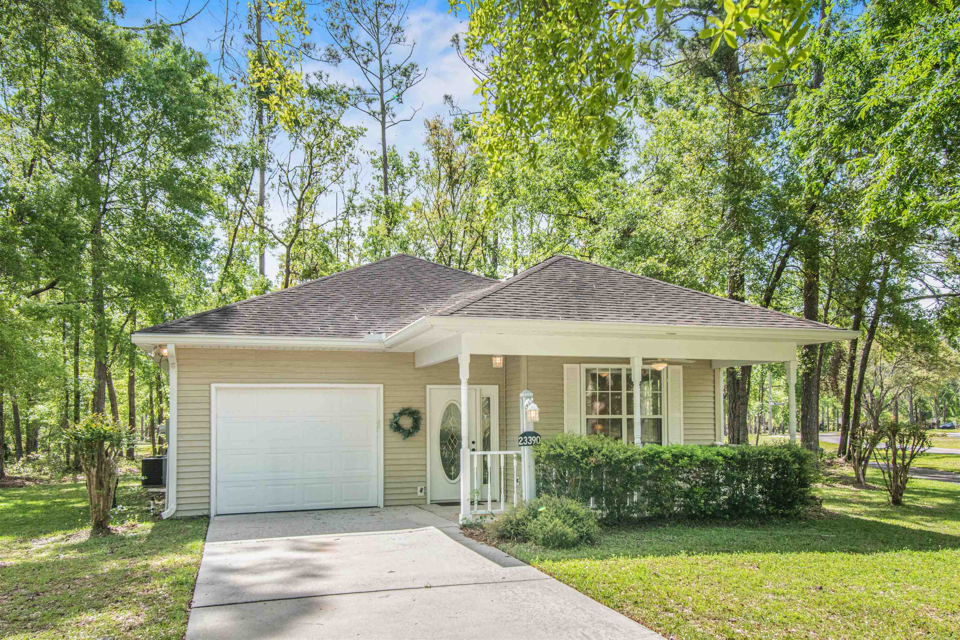 23390 Elmwood Lane — photo