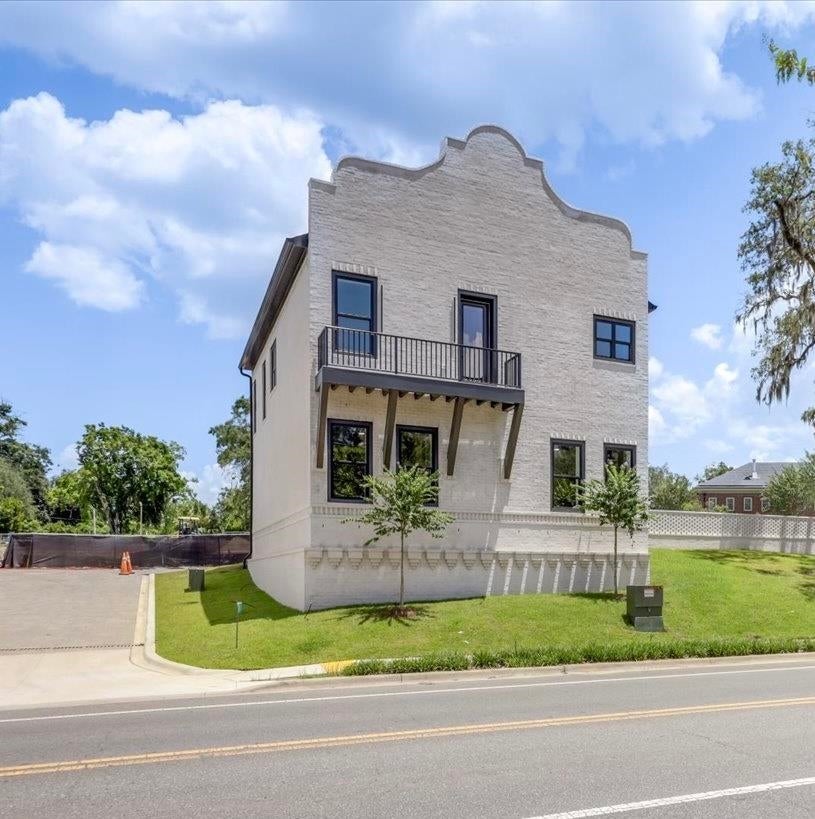 275 S Franklin Boulevard 6 — photo