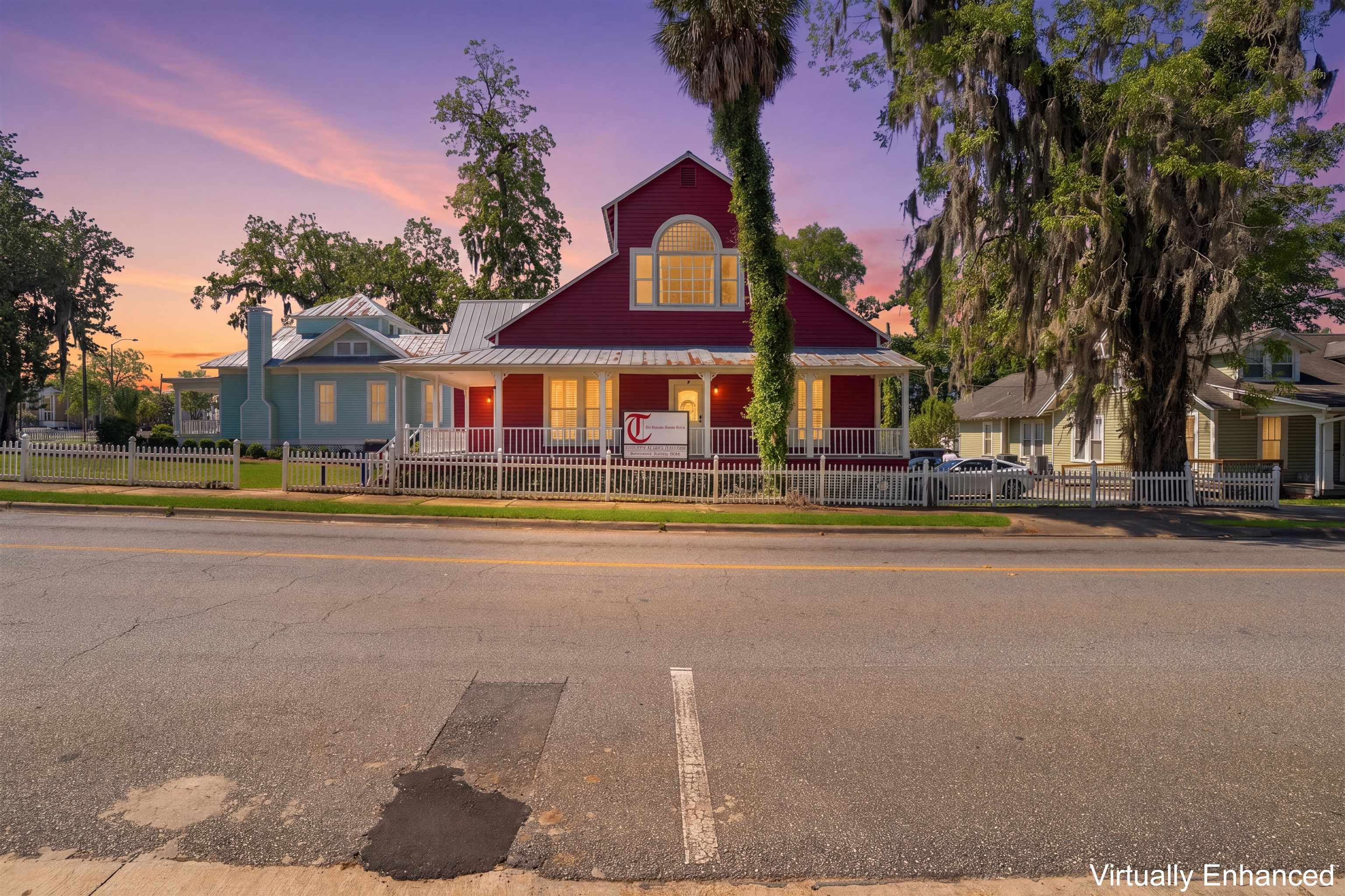 9 W King Street — photo