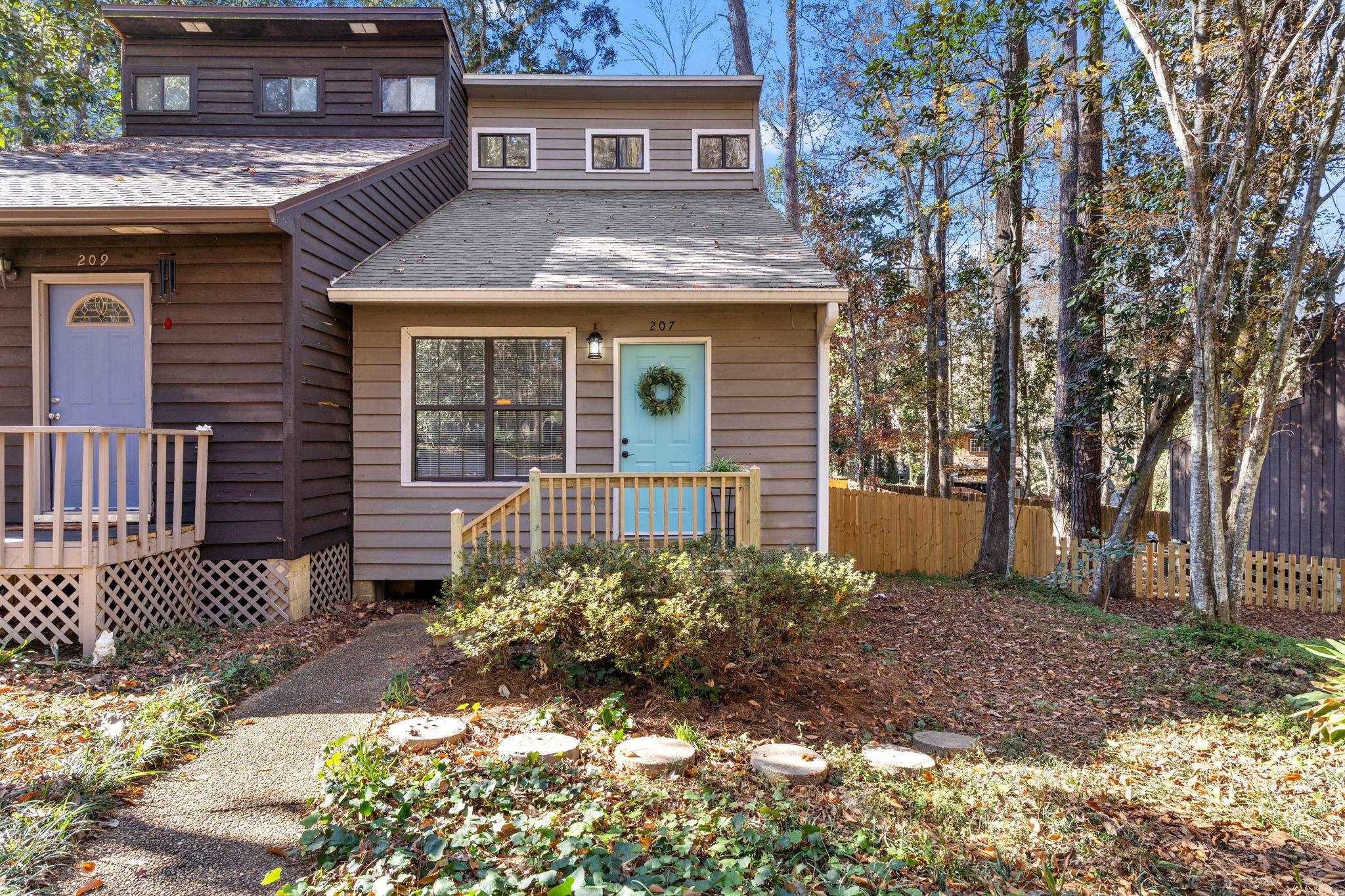 207 Parkbrook Circle — photo