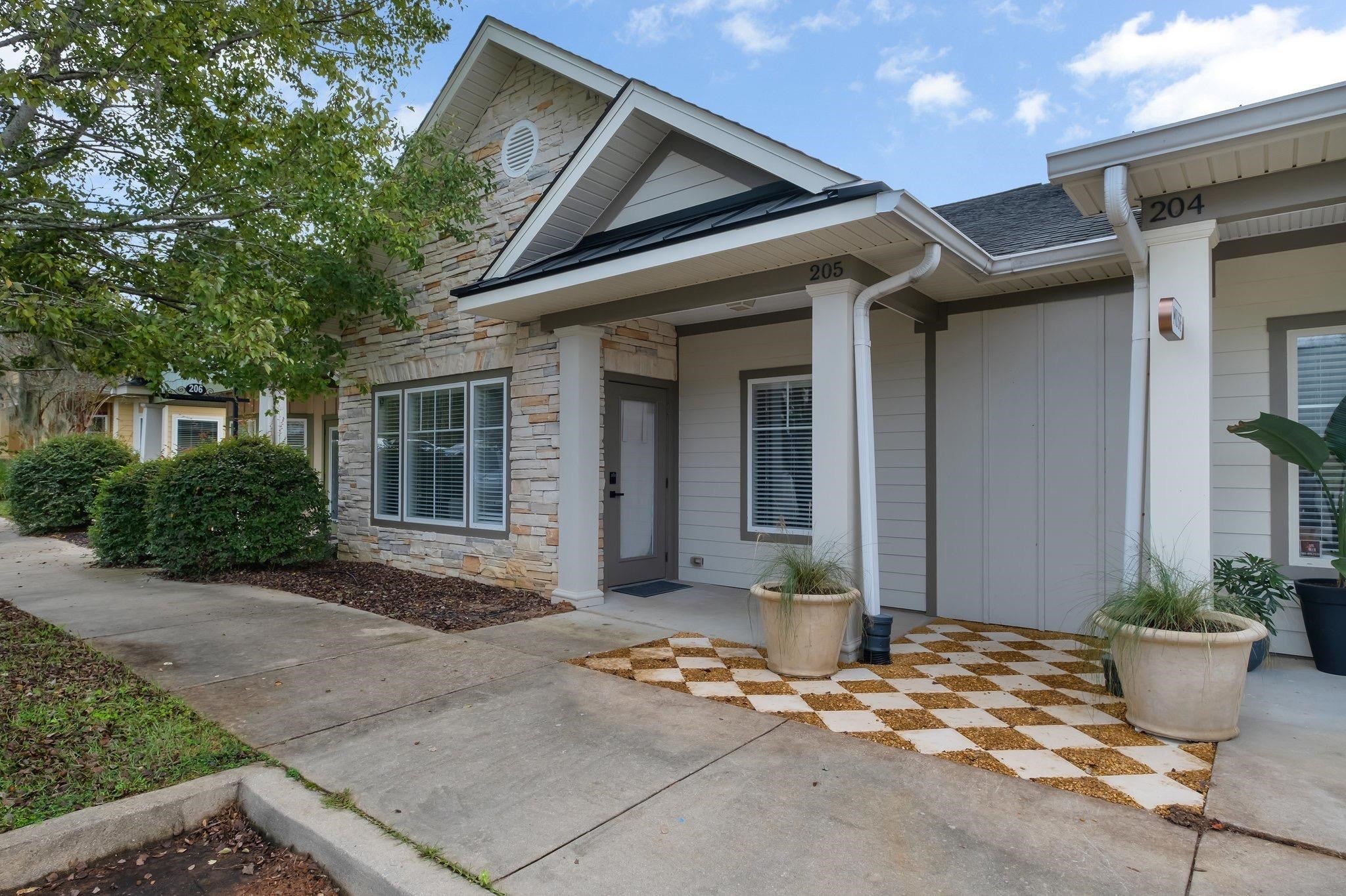 1725 NE Capital Circle 205 — photo