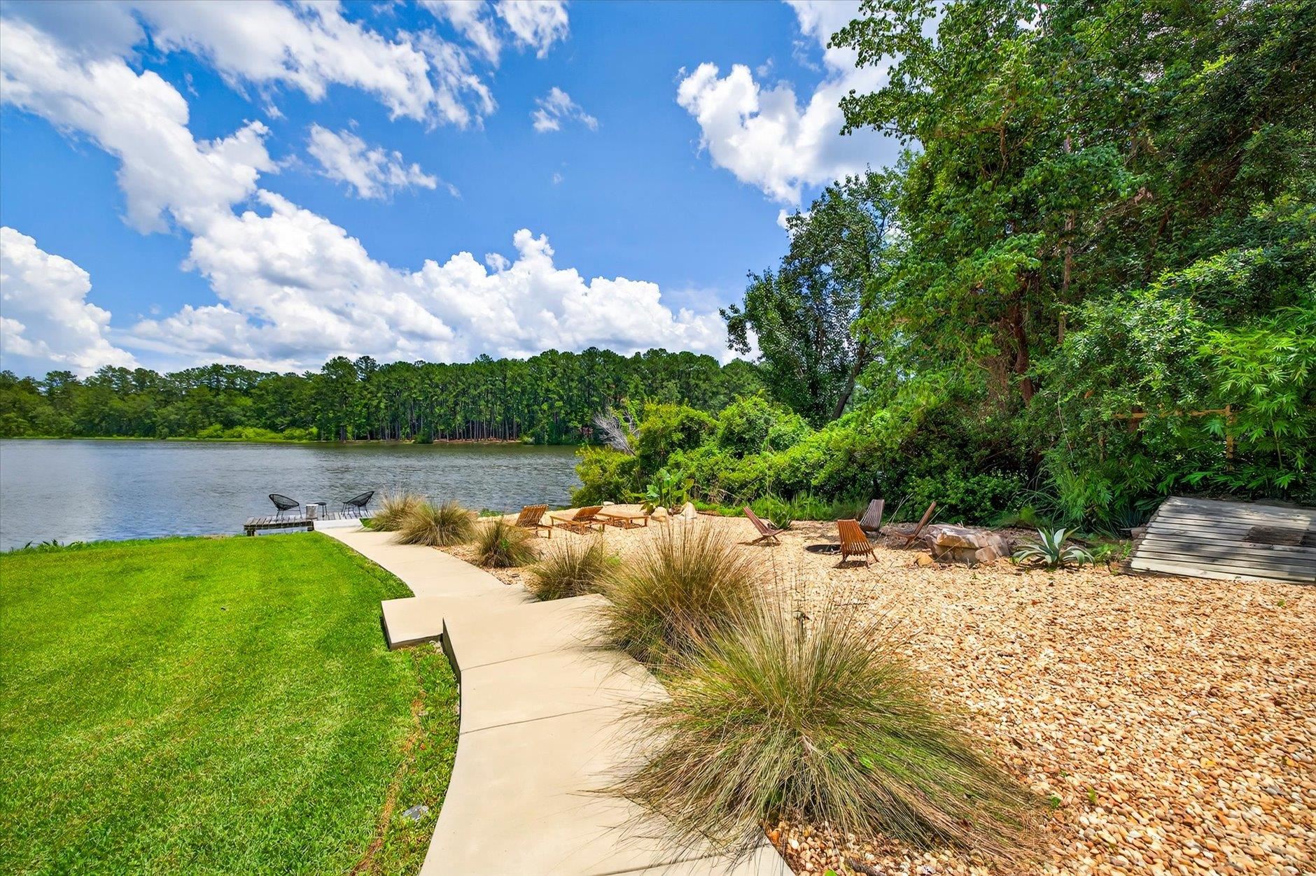 7805 Thornhill Lane — photo