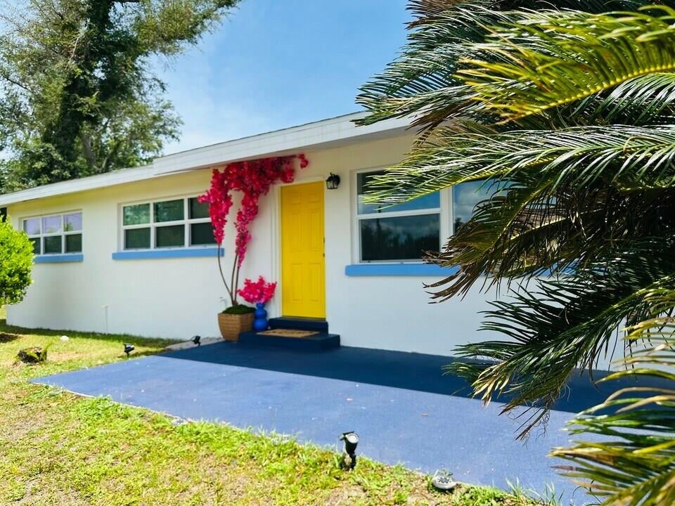 4936 S Lakewood Drive — photo