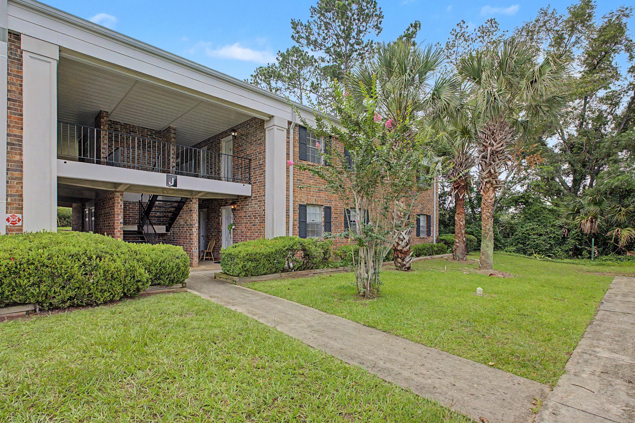 2203 W Pensacola Street J6 — photo