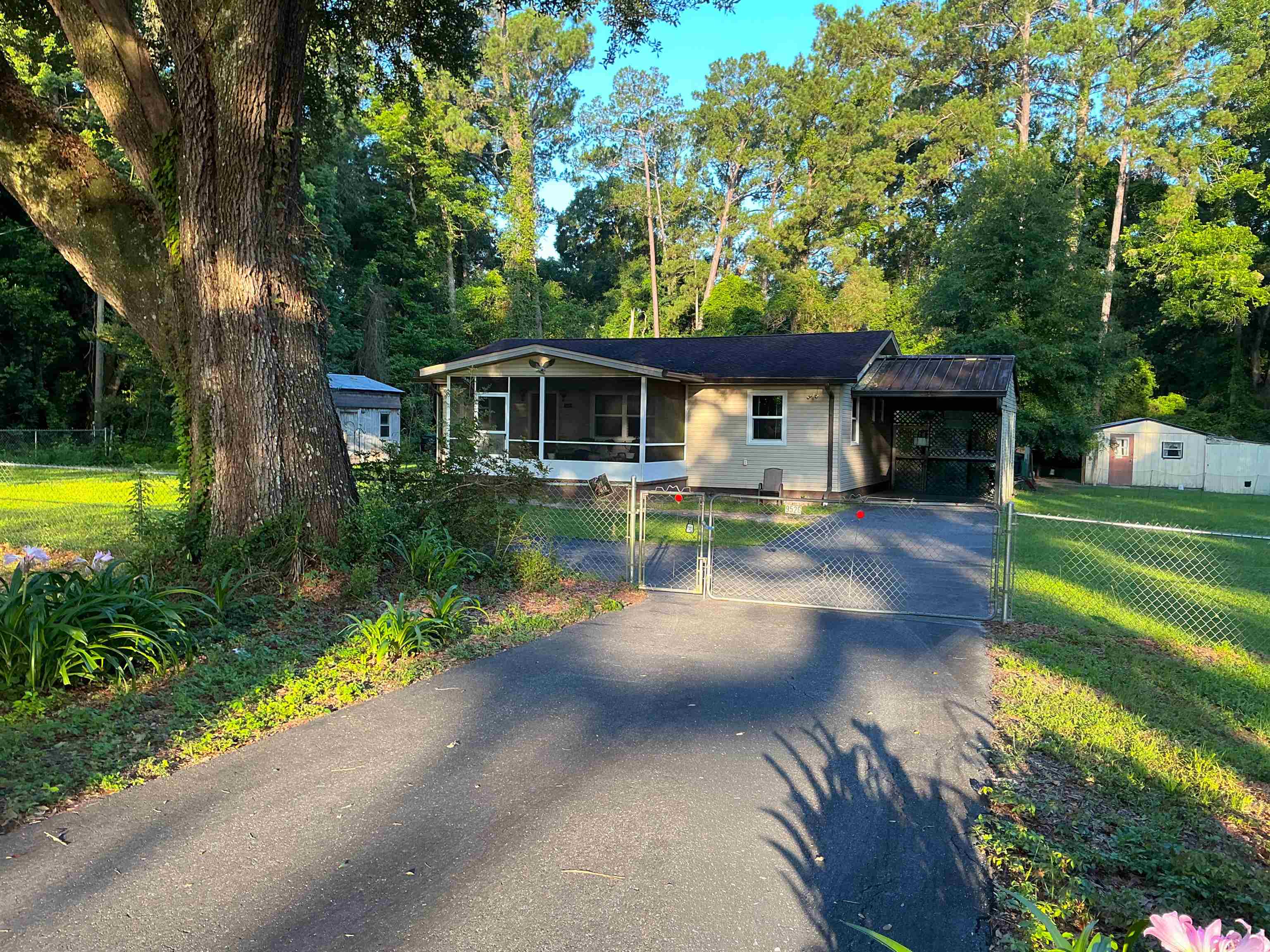 9526 Old Woodville Road — photo