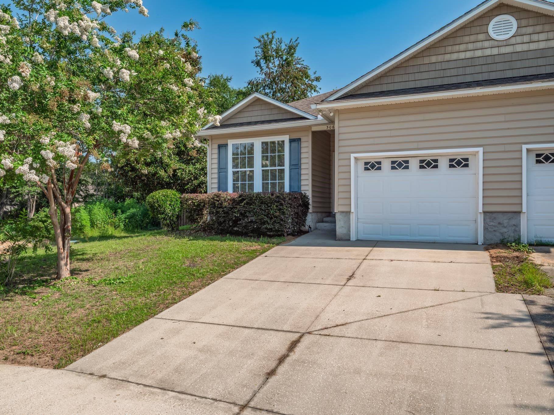 306 Pebble Pointe Court — photo