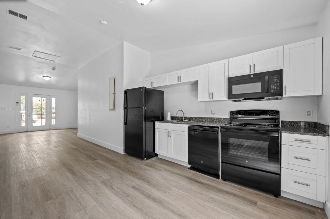 2218 Magnolia Circle 202 — photo