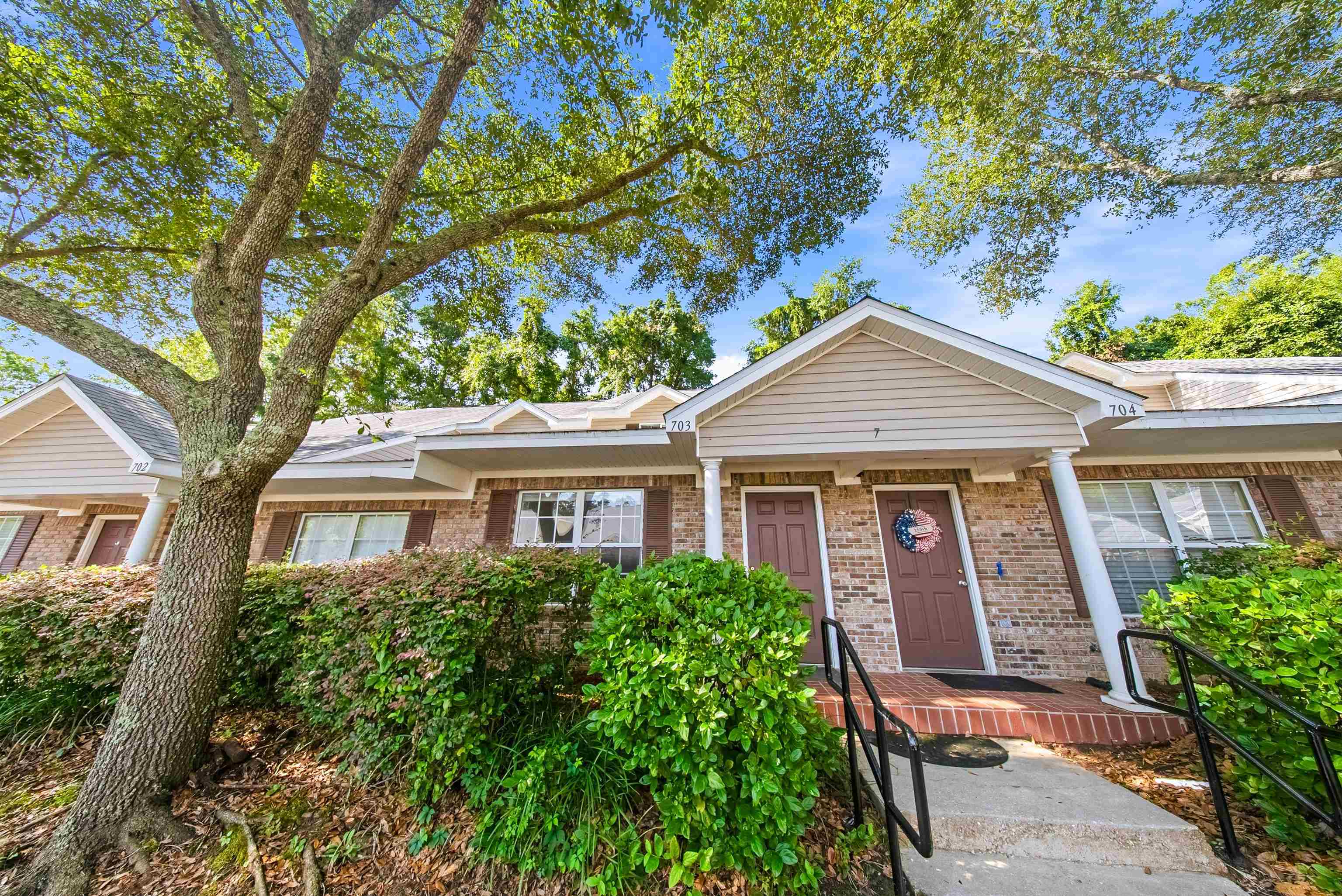 2738 W Tharpe Street 703 — photo