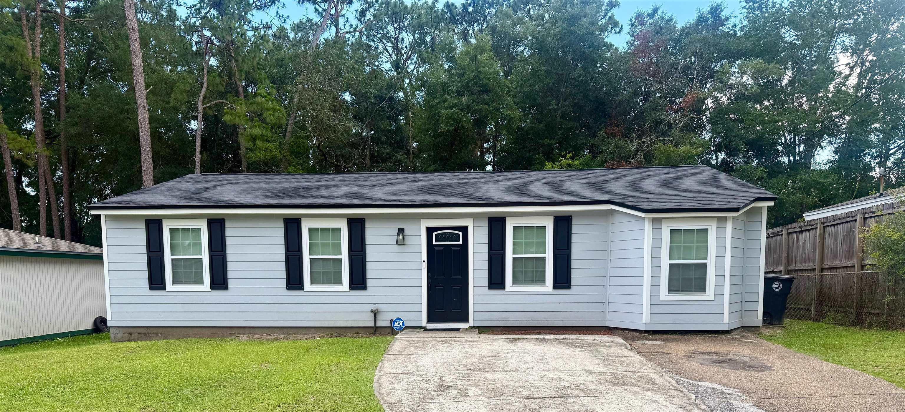 263 Oakview Drive — photo