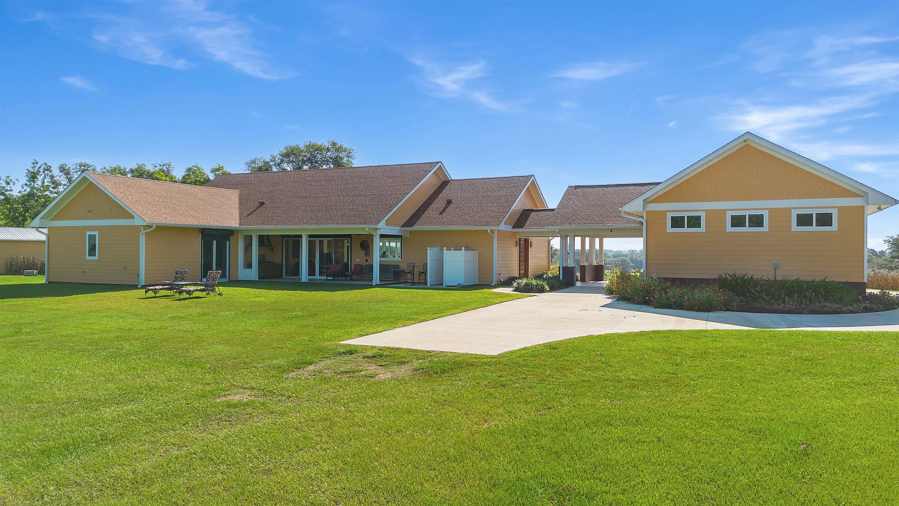307 Crabapple Drive — photo