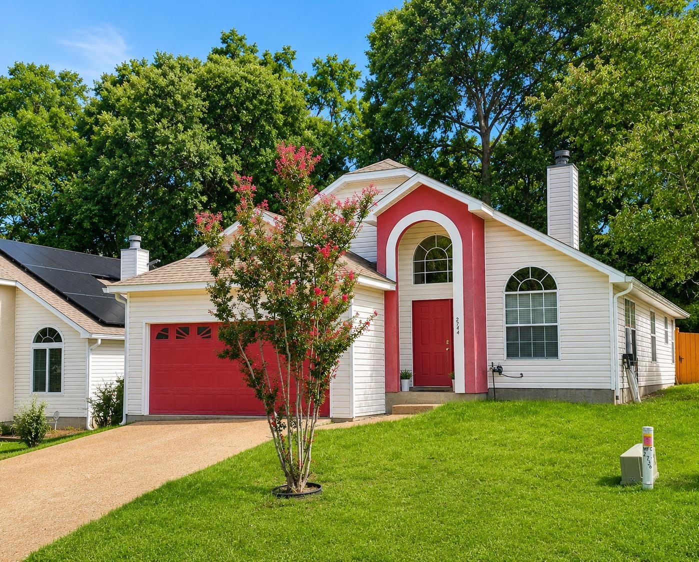 2744 Mcfarlane Court — photo