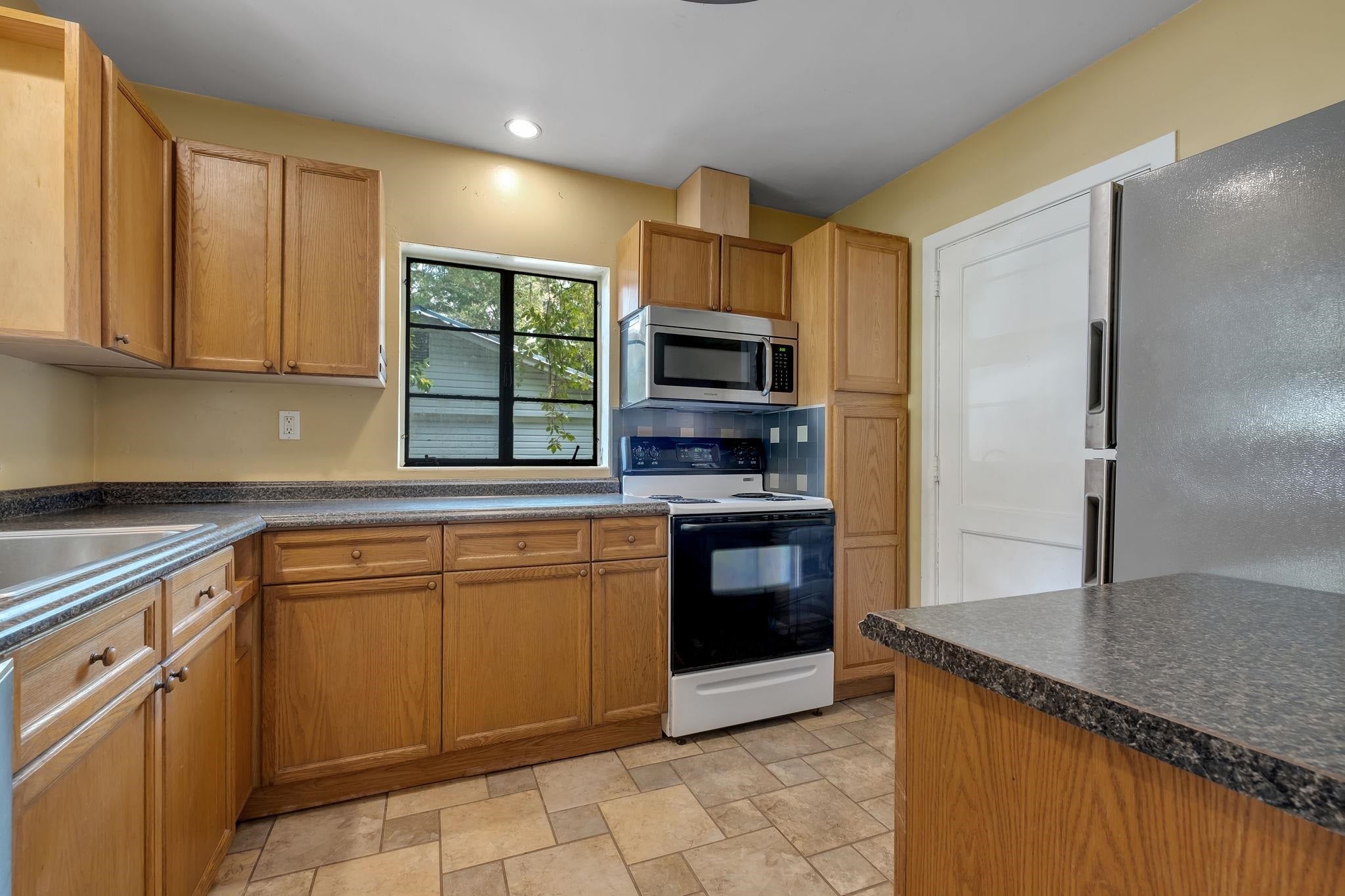 3822 Roswell Drive — photo