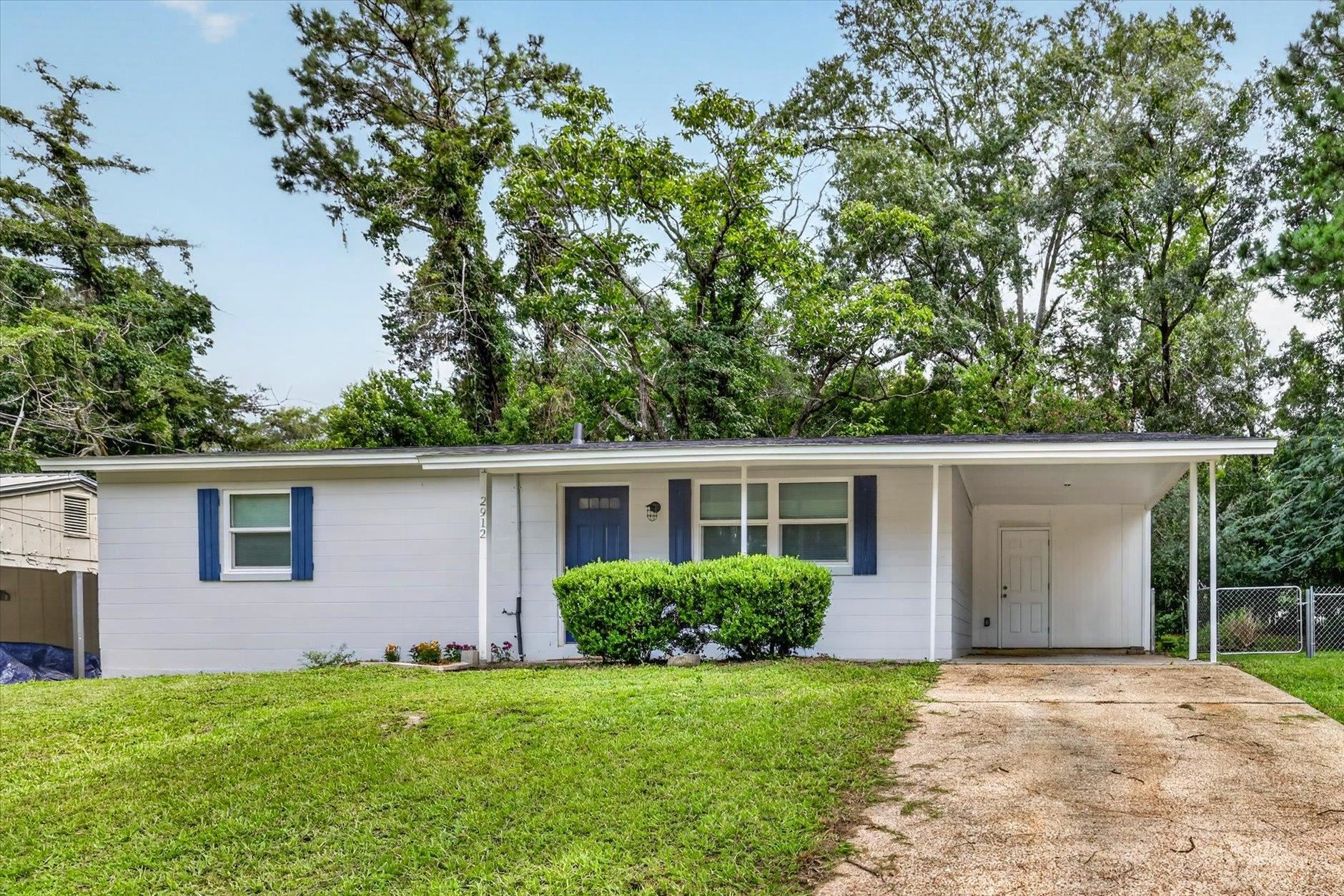 2912 Oakwood Drive — photo