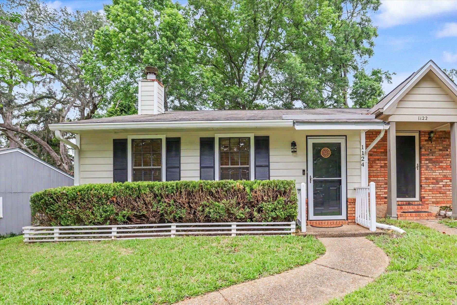 1124 Brafforton Drive — photo