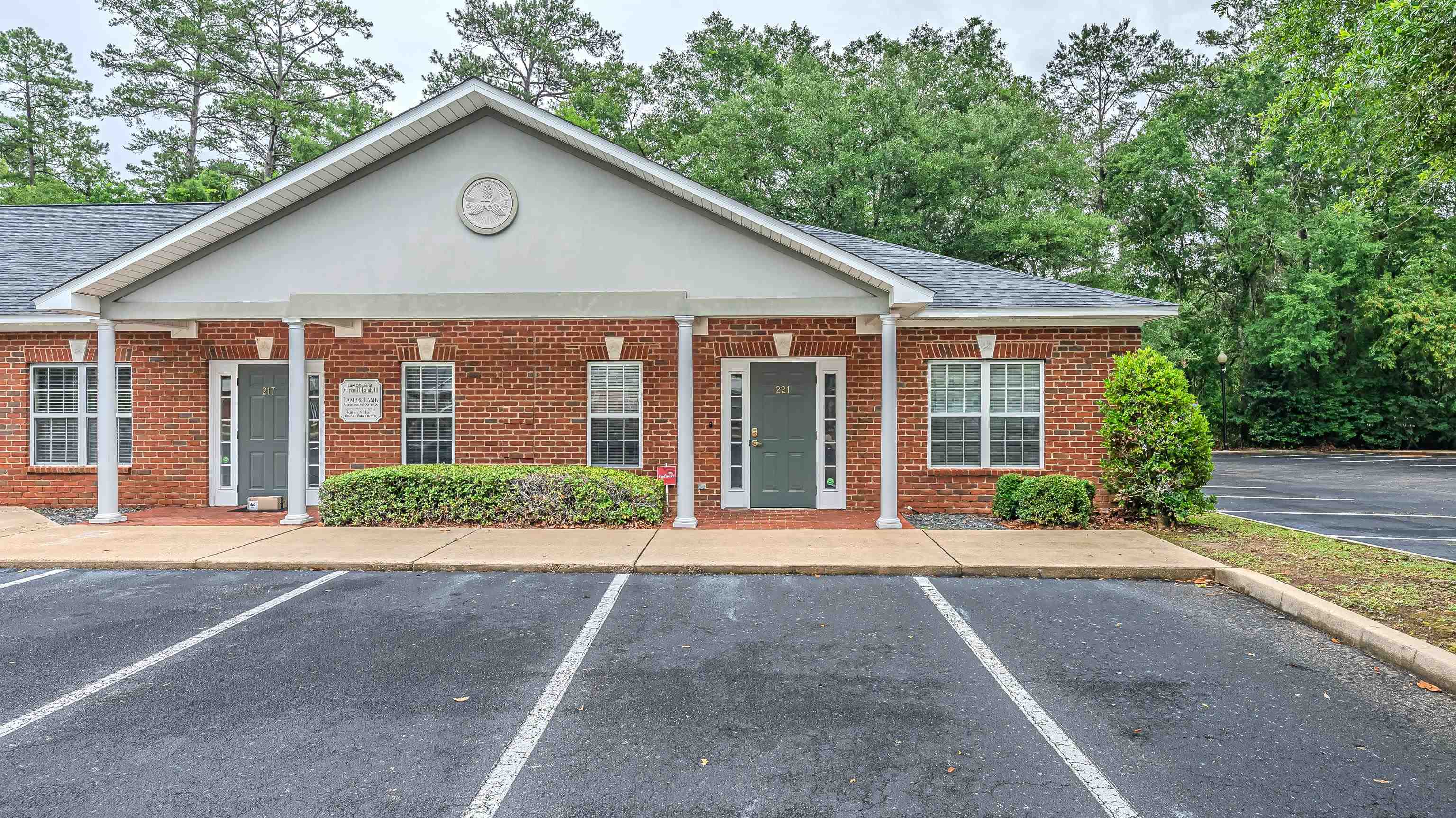 221 Pinewood Drive — photo