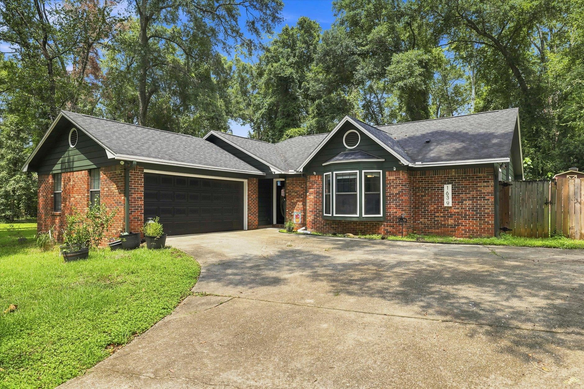 1639 Alshire Court — photo