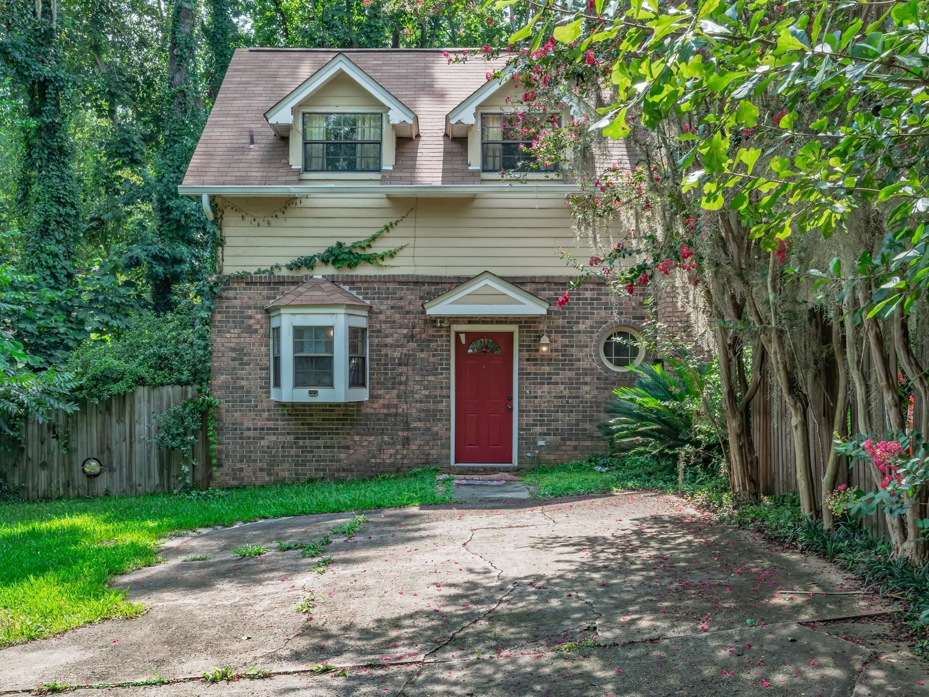 1301 Cross Creek Circle — photo