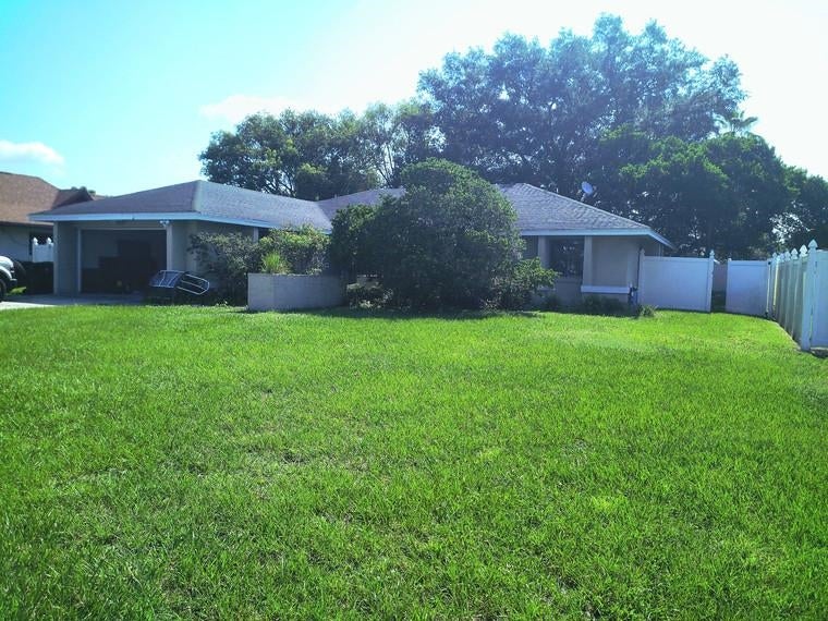 2419 Amberly Ave — photo