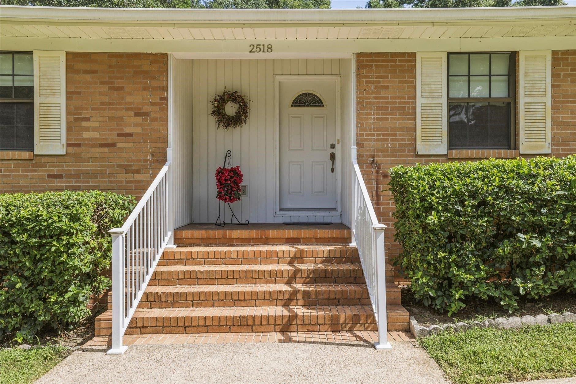 2518 Hastings Drive — photo