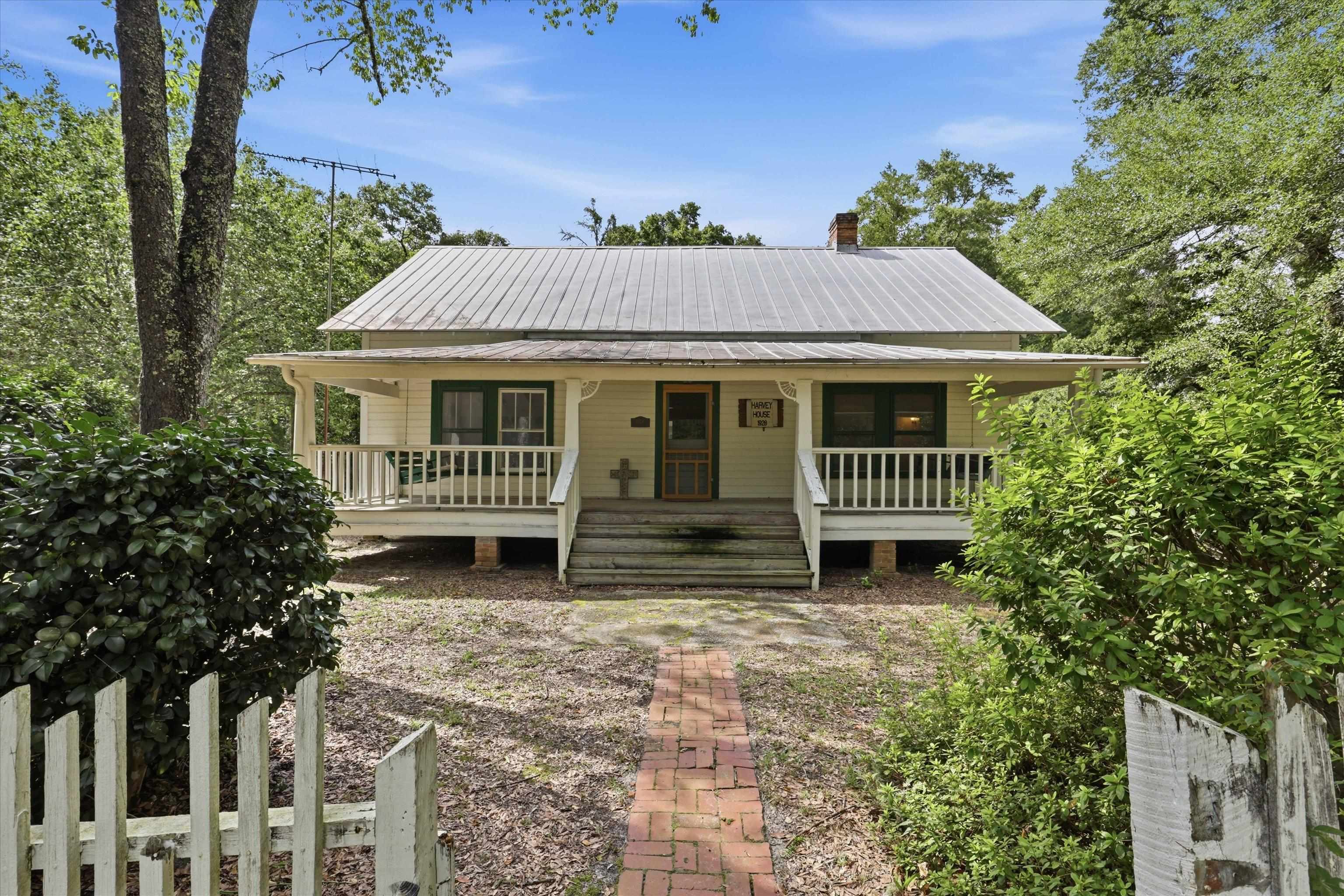 18184 Blountstown Highway — photo