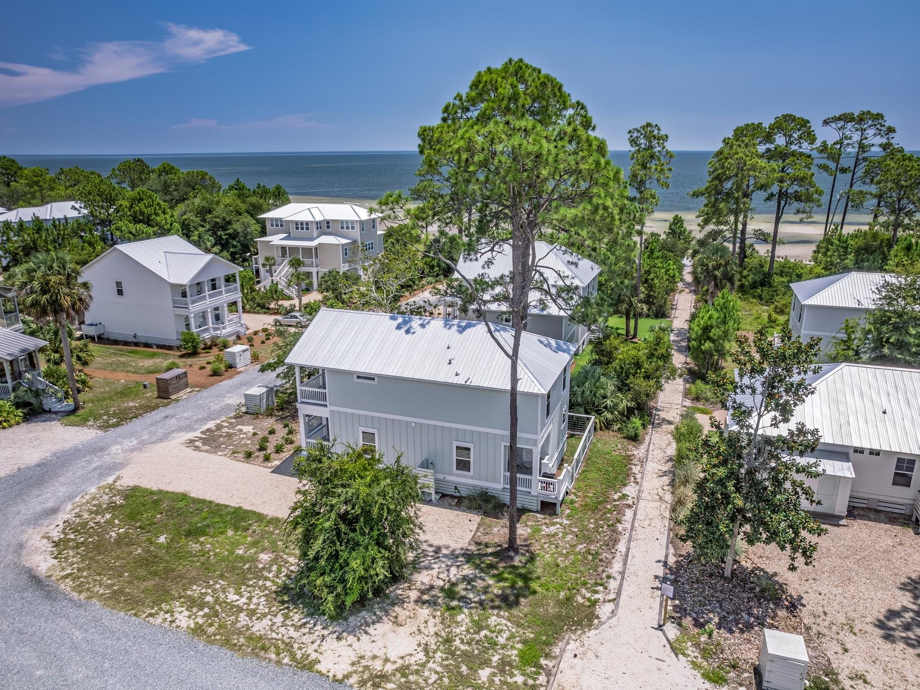 300 Gull Wing Way — photo