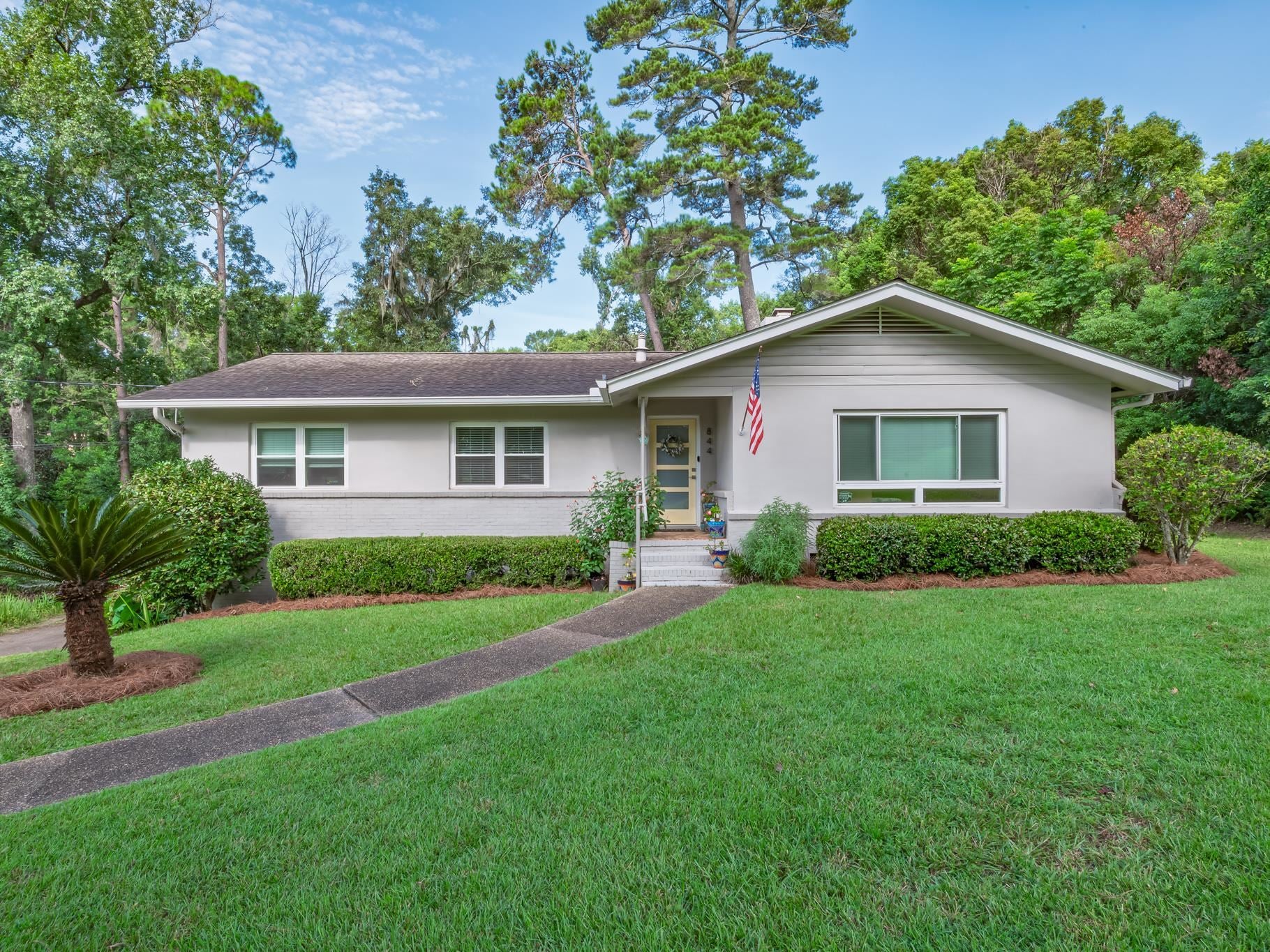 844 Brookwood Drive — photo