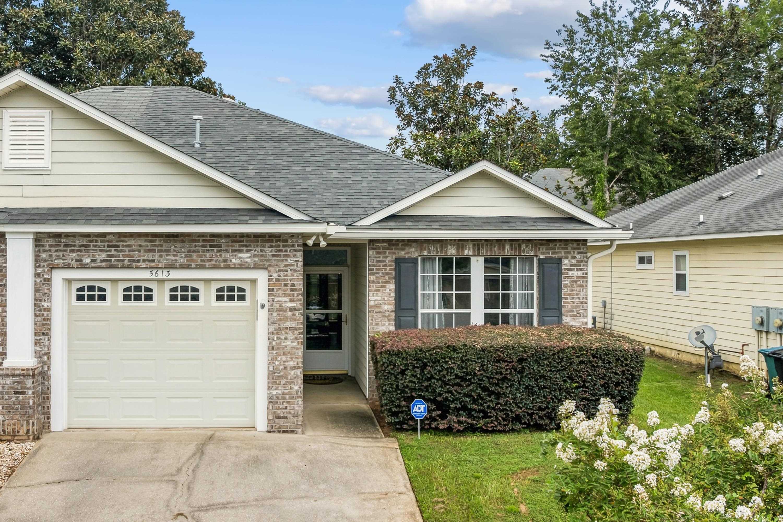 5613 Hampton Hill Circle — photo