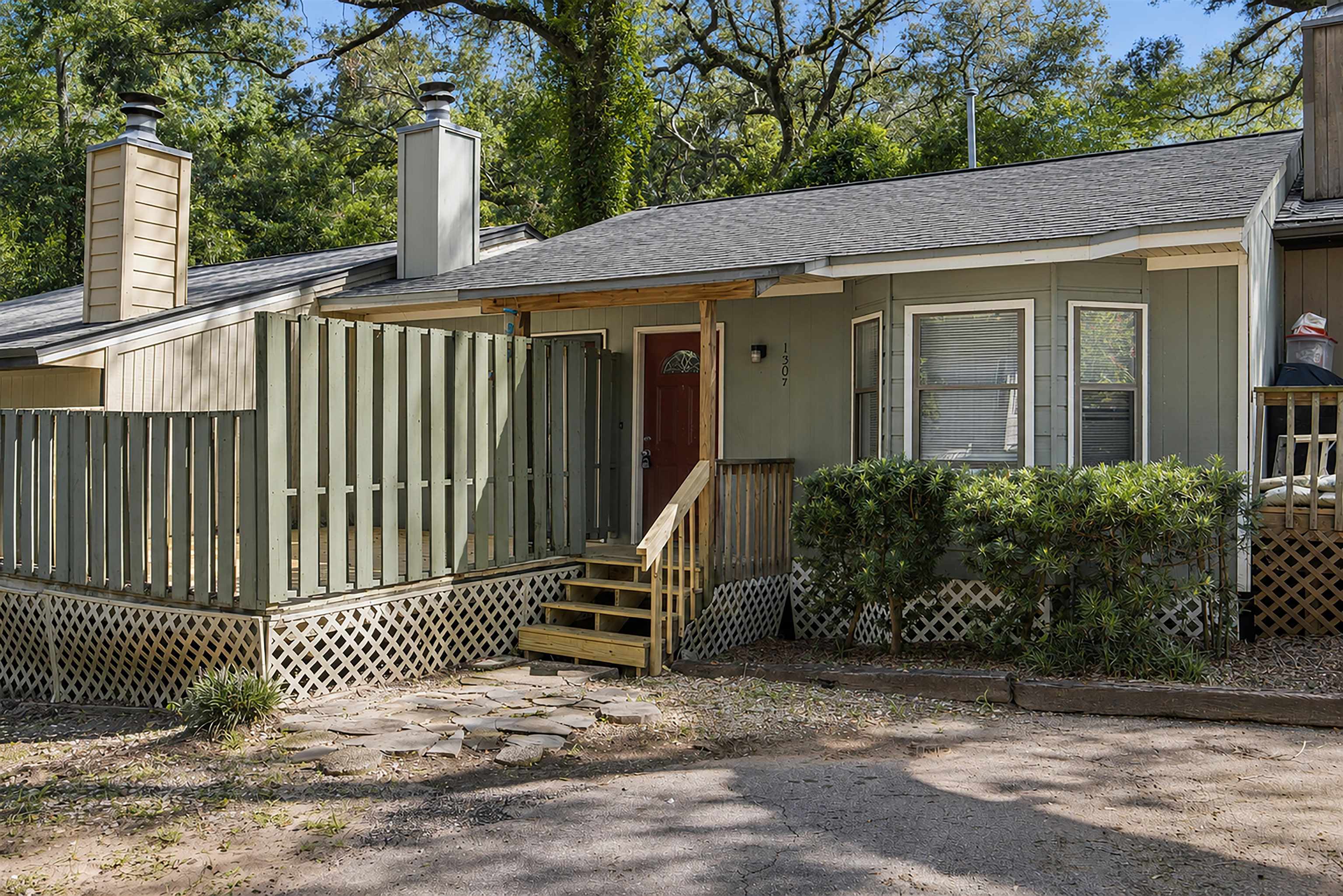 1507 Twin Lakes Circle — photo