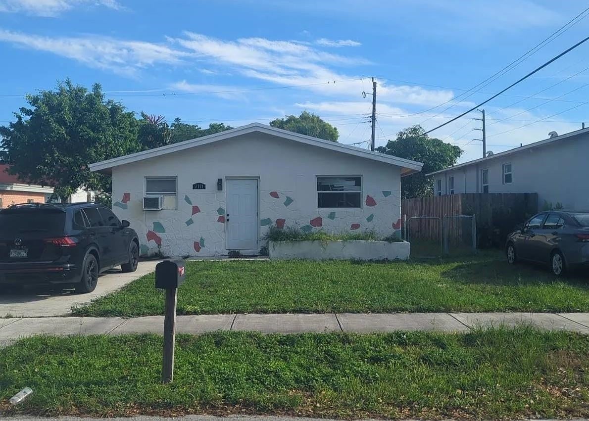 2111 NW 4th Street — photo