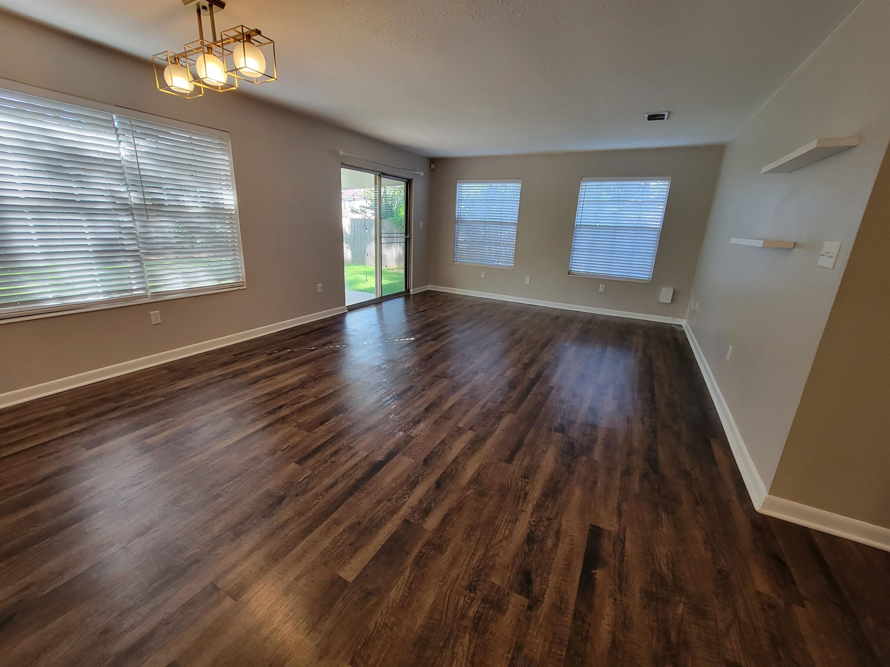 1574 Goodwood Drive — photo