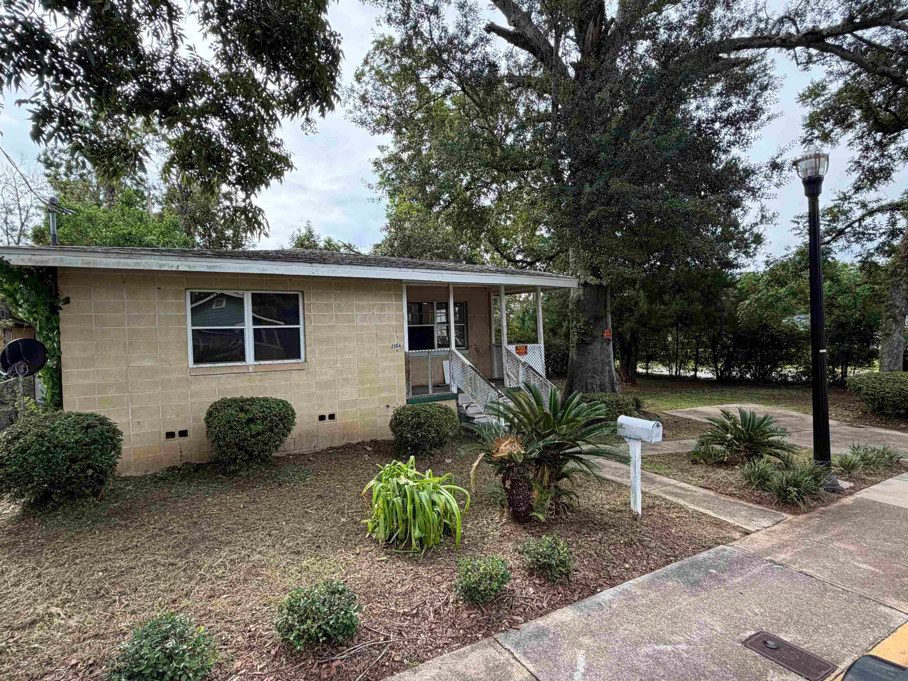 2104 Saxon Street — photo