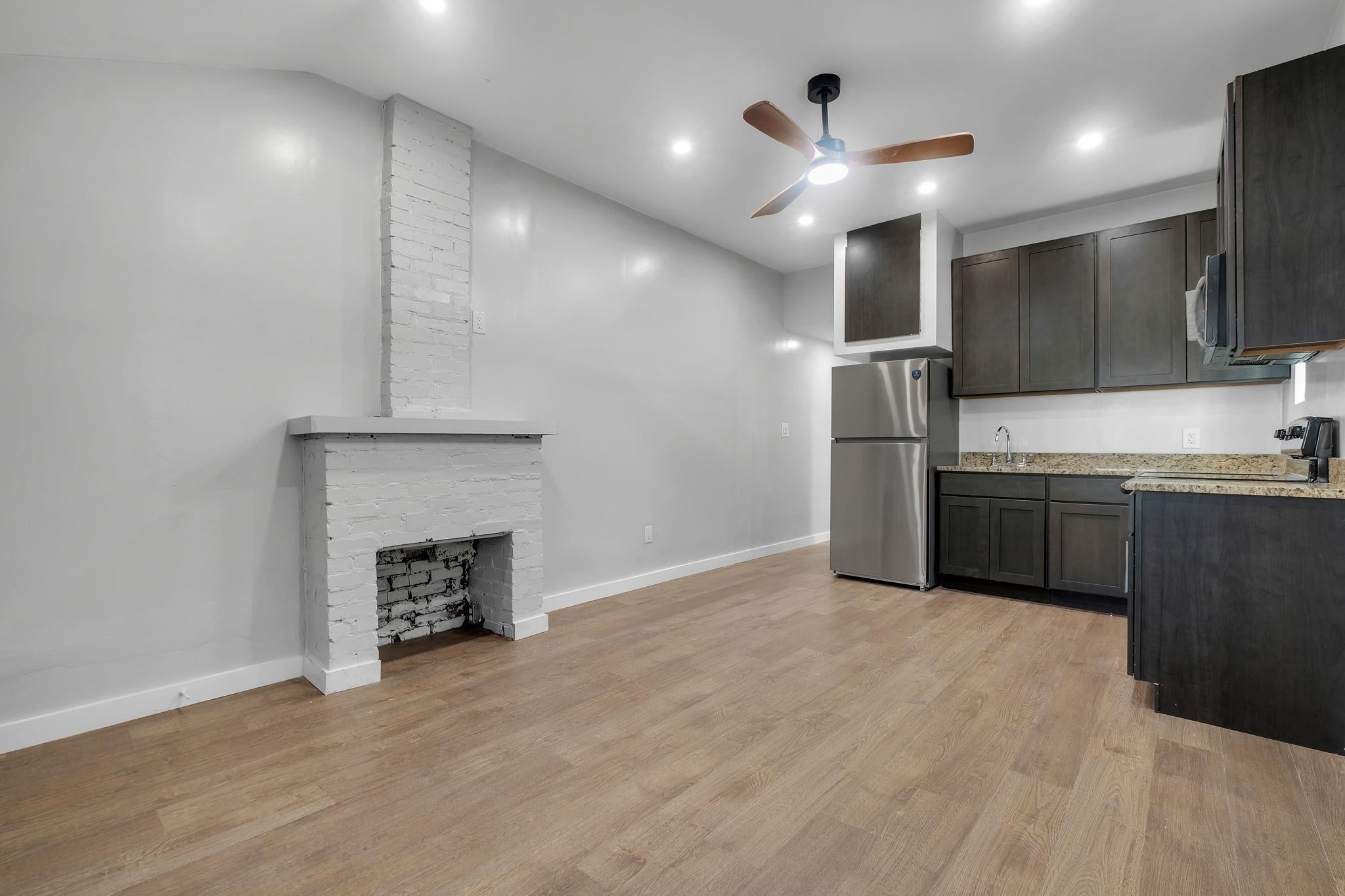 1227 Cleveland St 1 — photo