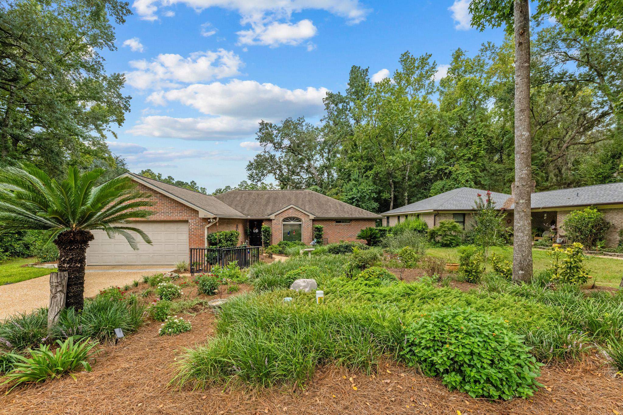 341 Hunters Crossing — photo
