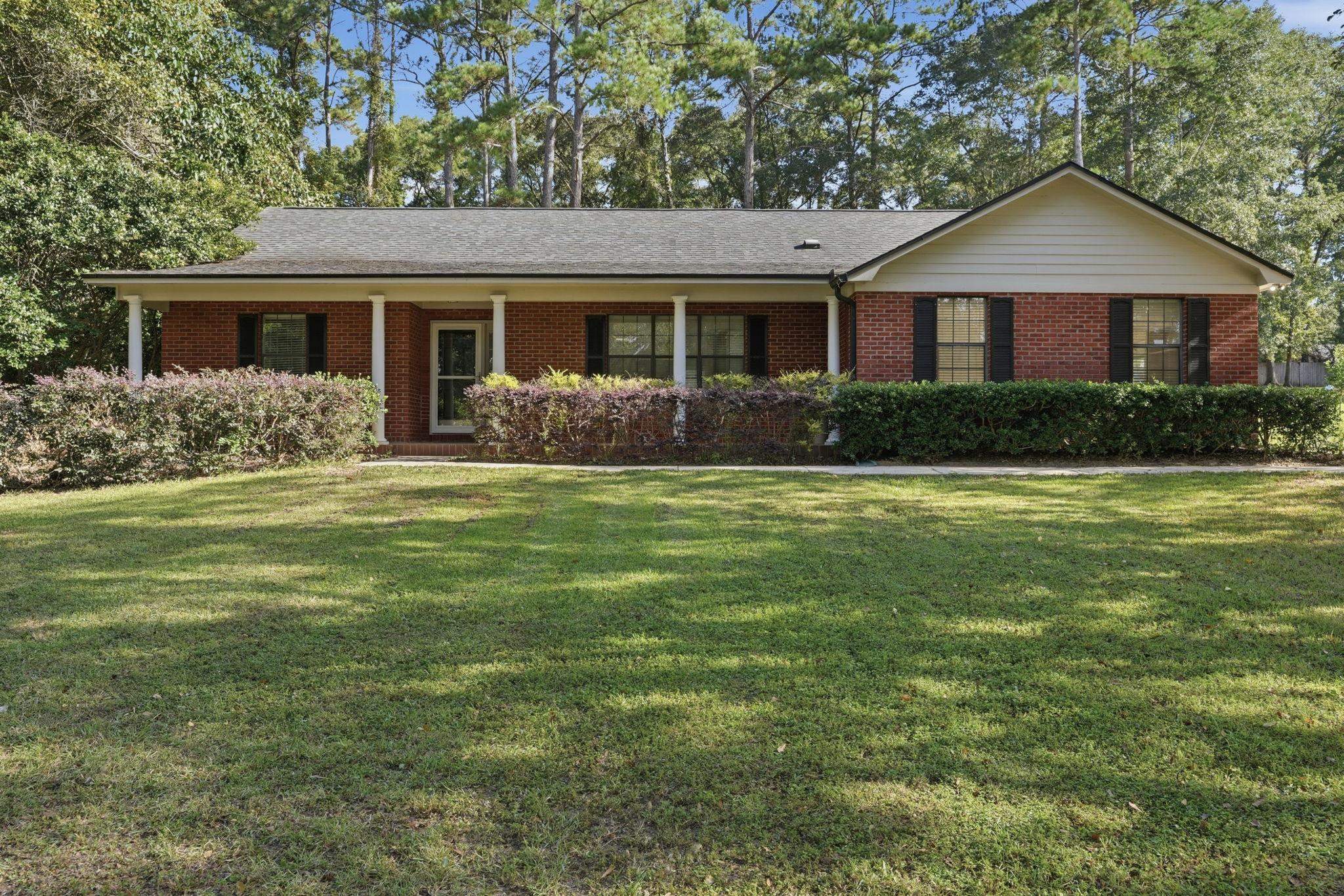 2037 Dyrehaven Drive — photo