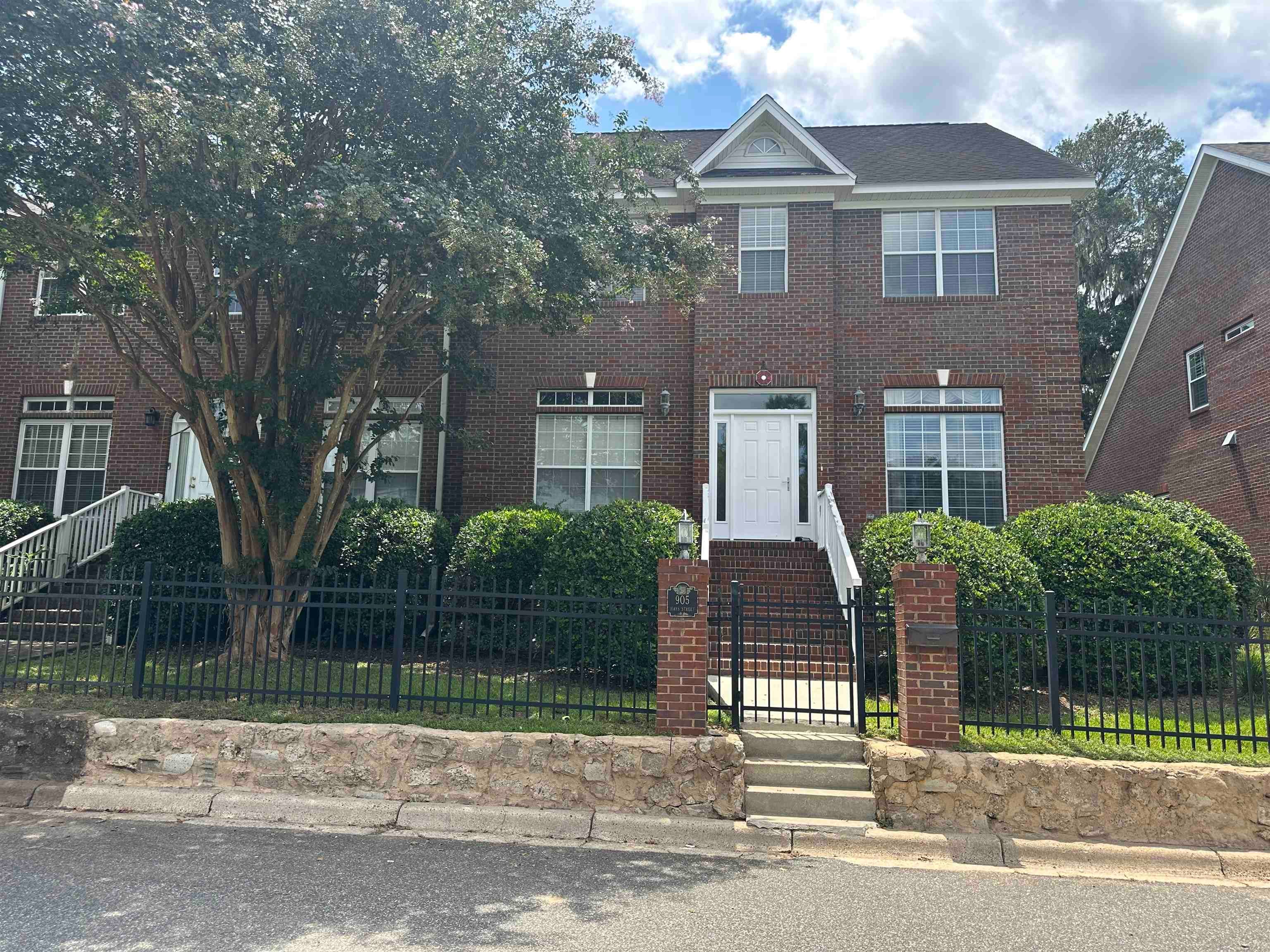 905 Hays Street — photo