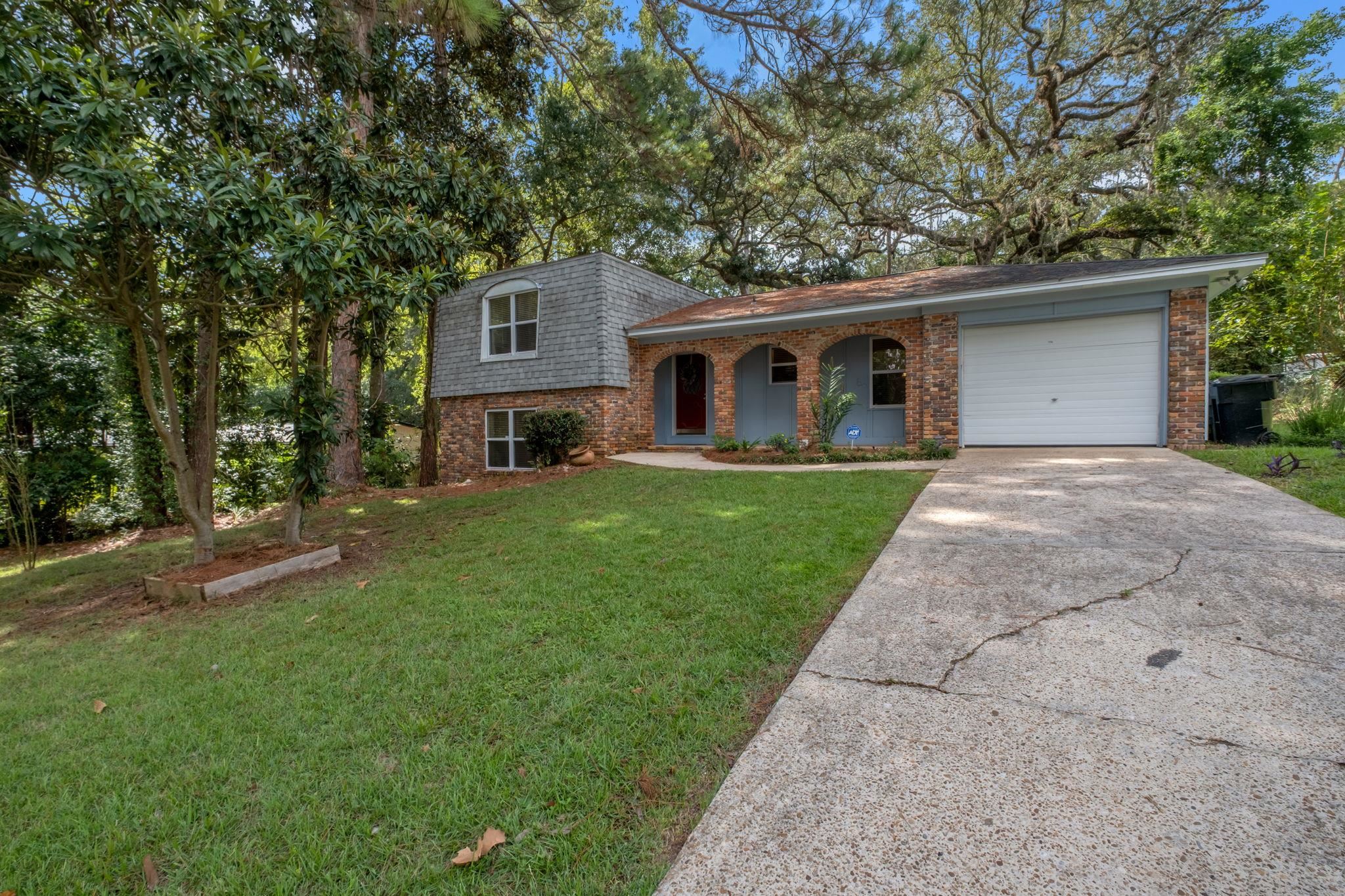 1709 Salmon Drive — photo