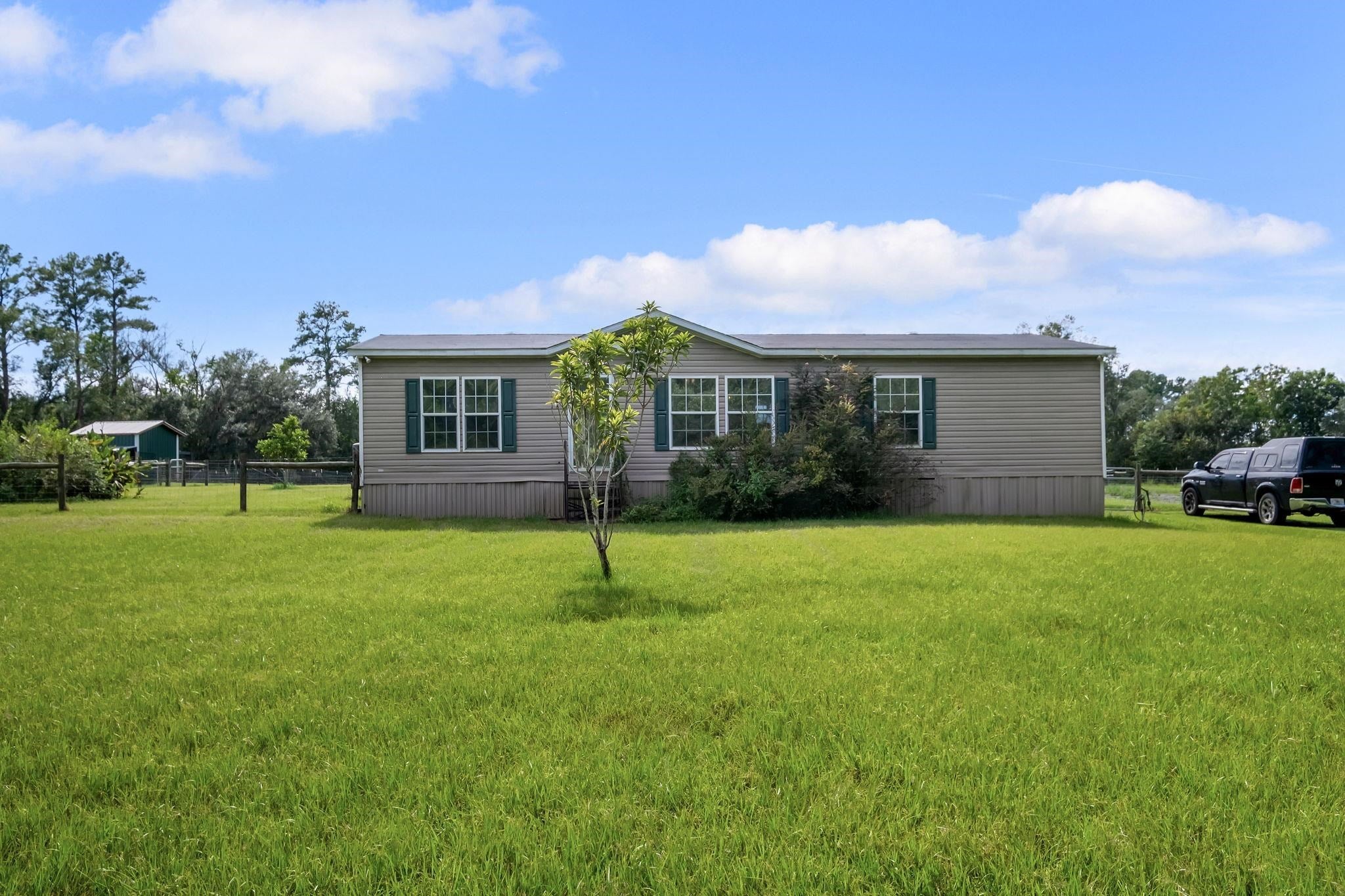 2462 Lloyd Creek Road — photo