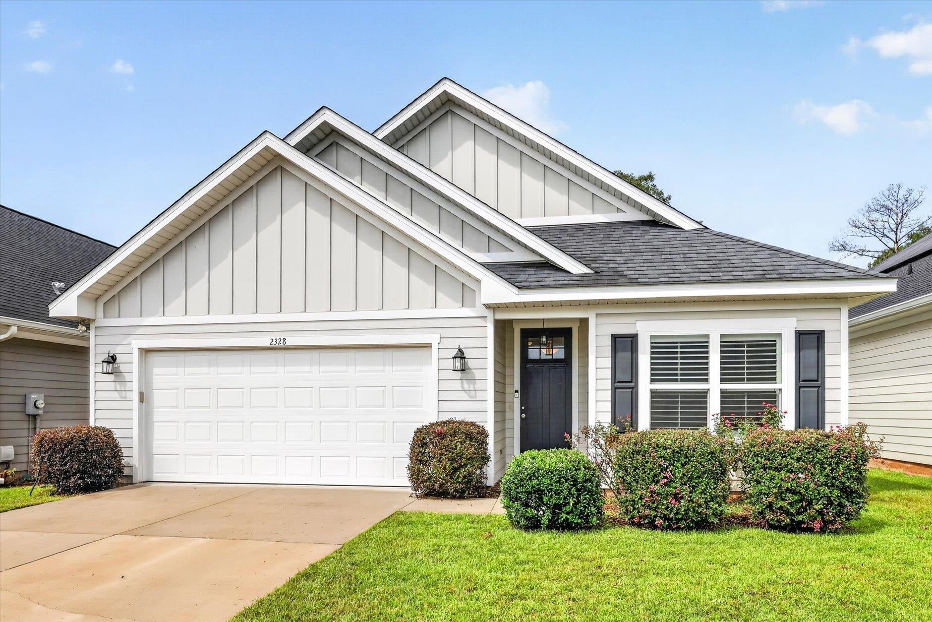 2328 Lexington Pond Way — photo