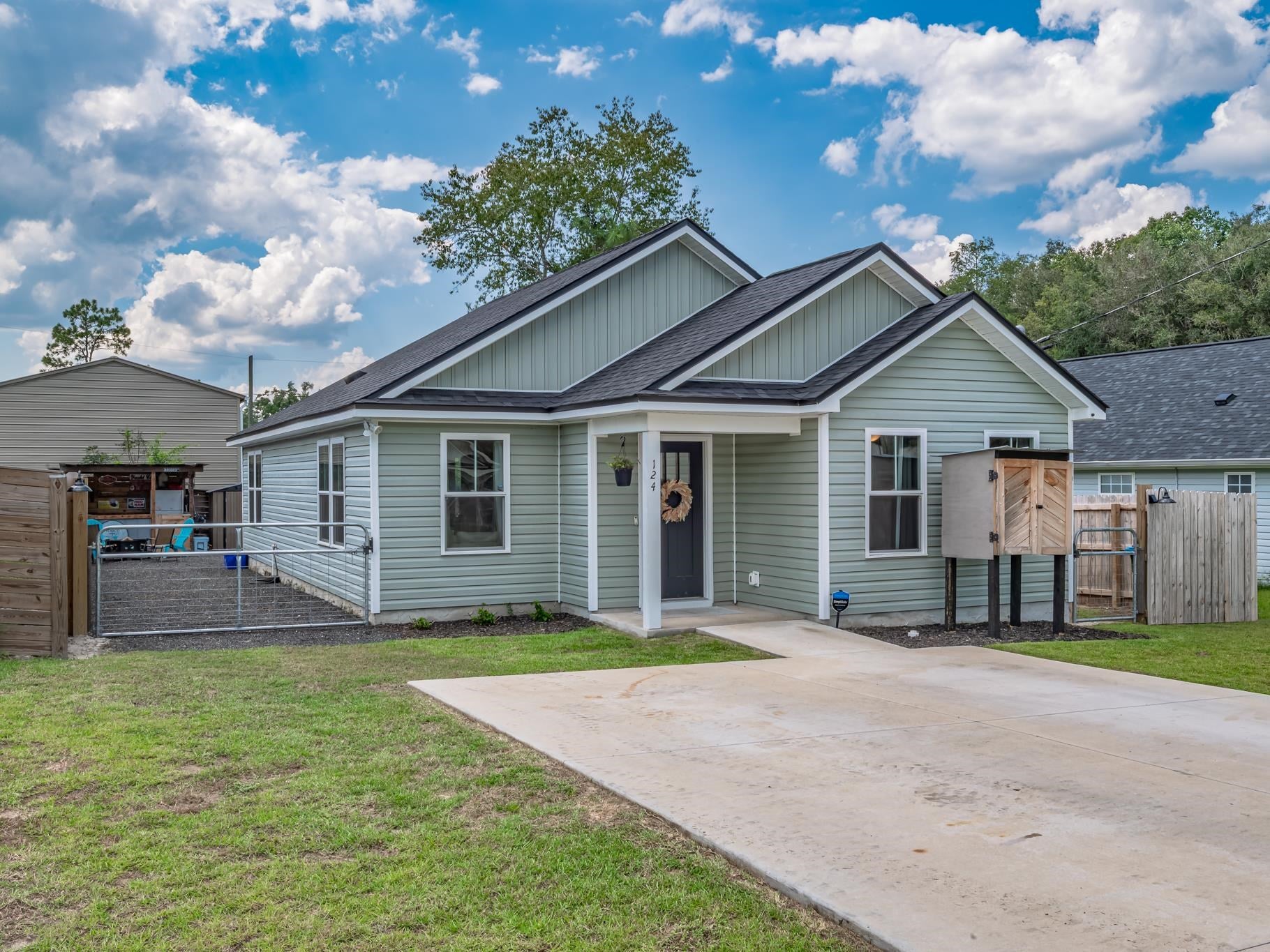 124 Duane Drive — photo