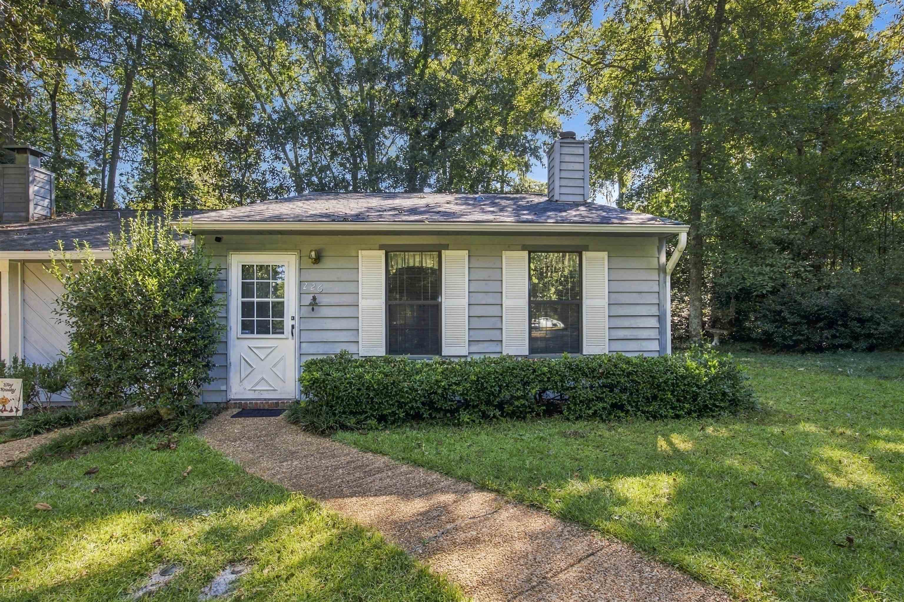 226 Parkbrook Circle — photo