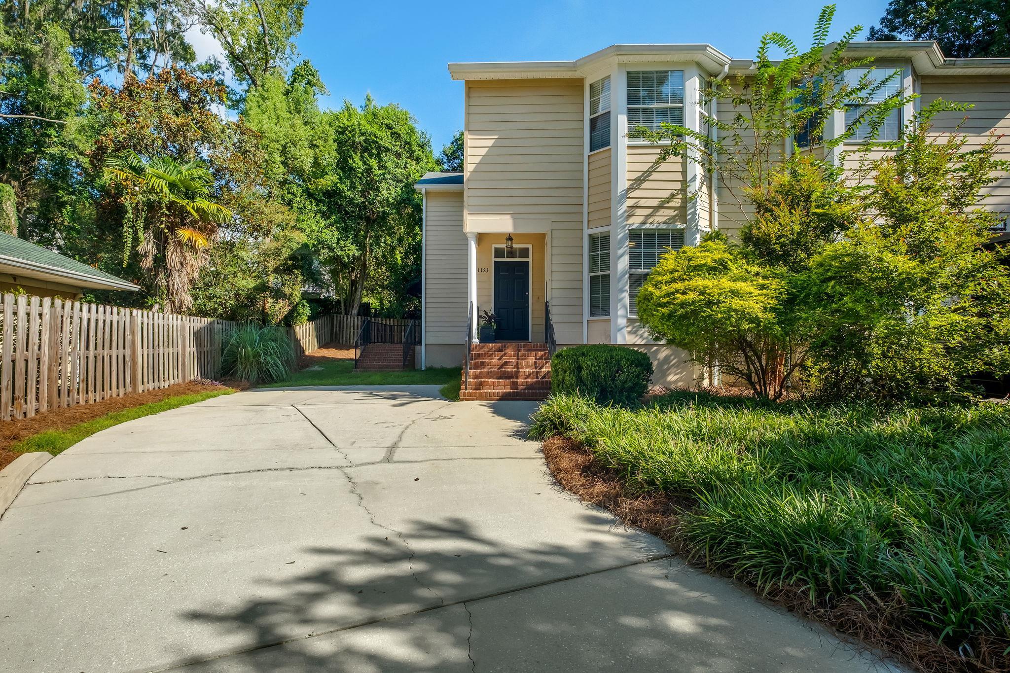 1123 Washington Court — photo