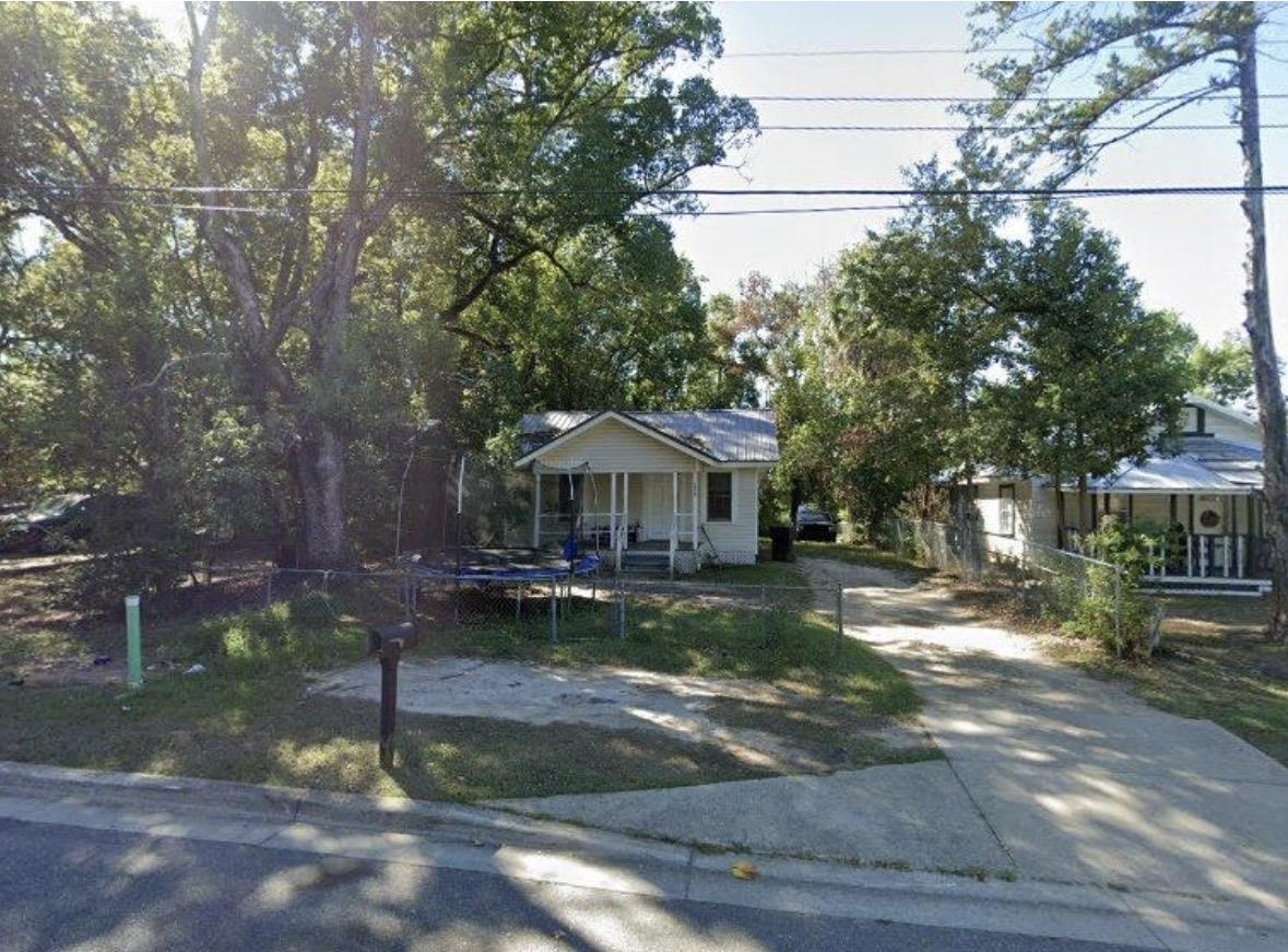 1810 Highland Street — photo