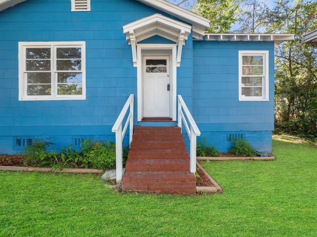 1534 Yancey Street B — photo